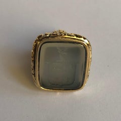 Hand Carved Translucid White Rock Crystal on 18 Karat Yellow Gold Seal