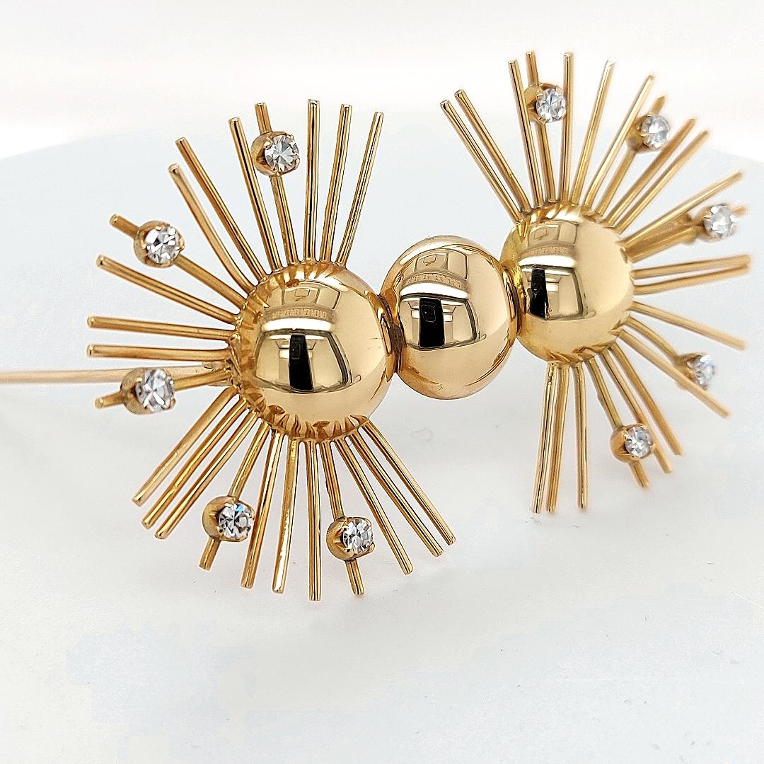 Broche y pendientes de clip de oro amarillo de 18 quilates con diamantes, años 40 en venta 5