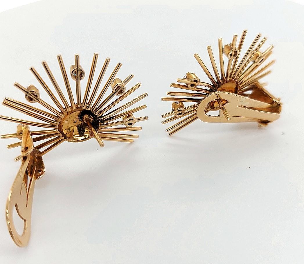 Broche y pendientes de clip de oro amarillo de 18 quilates con diamantes, años 40 en venta 11