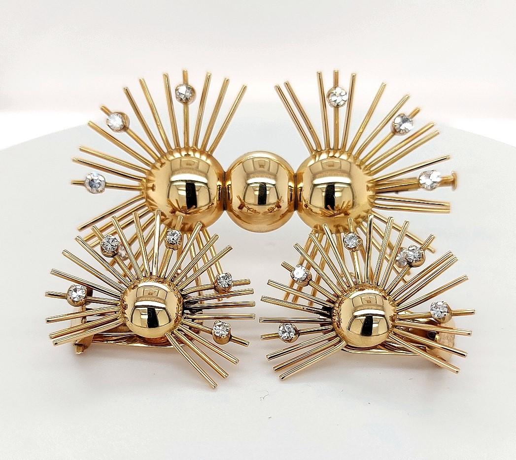Broche y pendientes de clip de oro amarillo de 18 quilates con diamantes, años 40 Artesano en venta