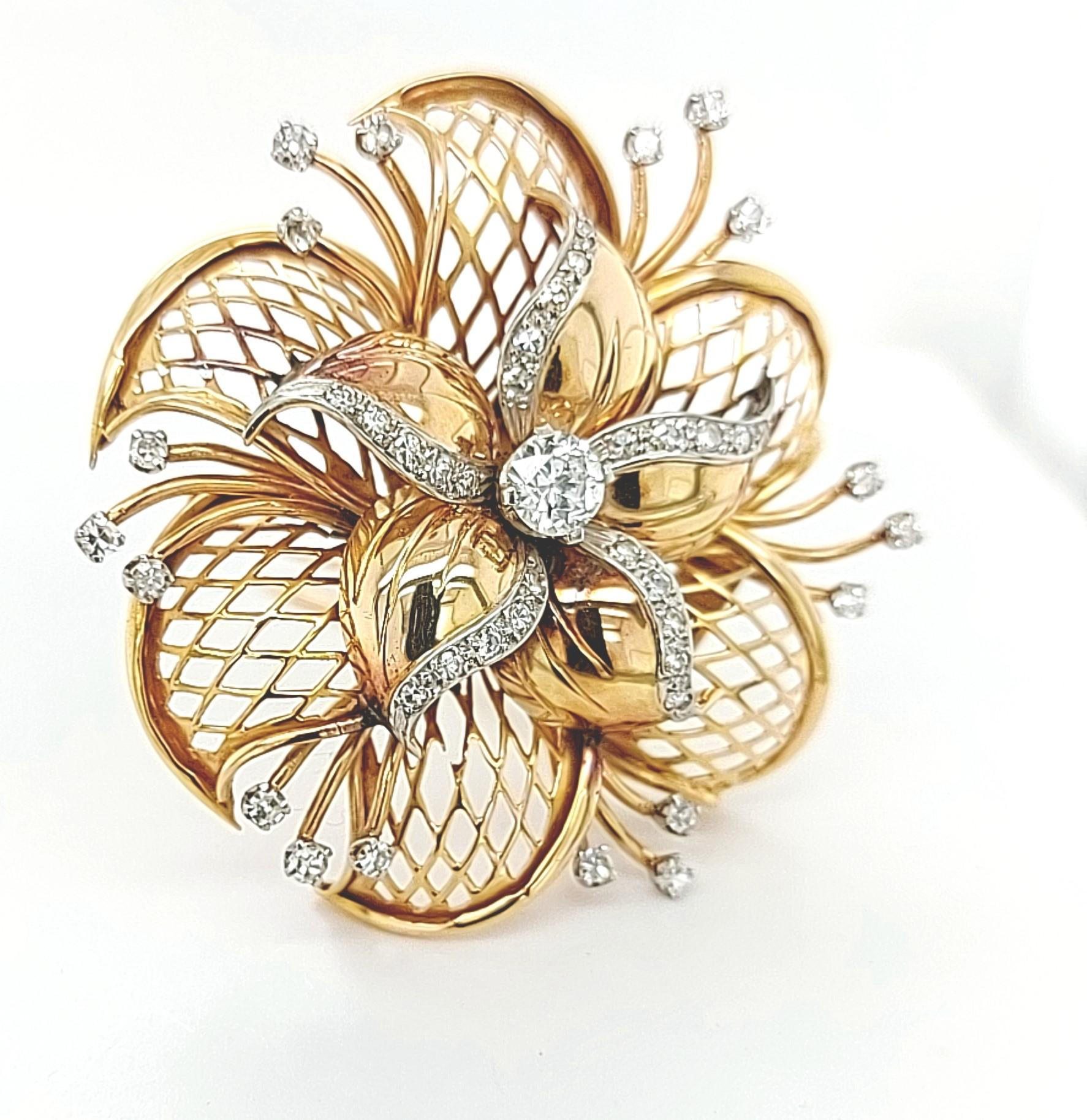 18 Karat Yellow Gold Set Brooch / Clip-On Earrings with Diamonds For Sale 6