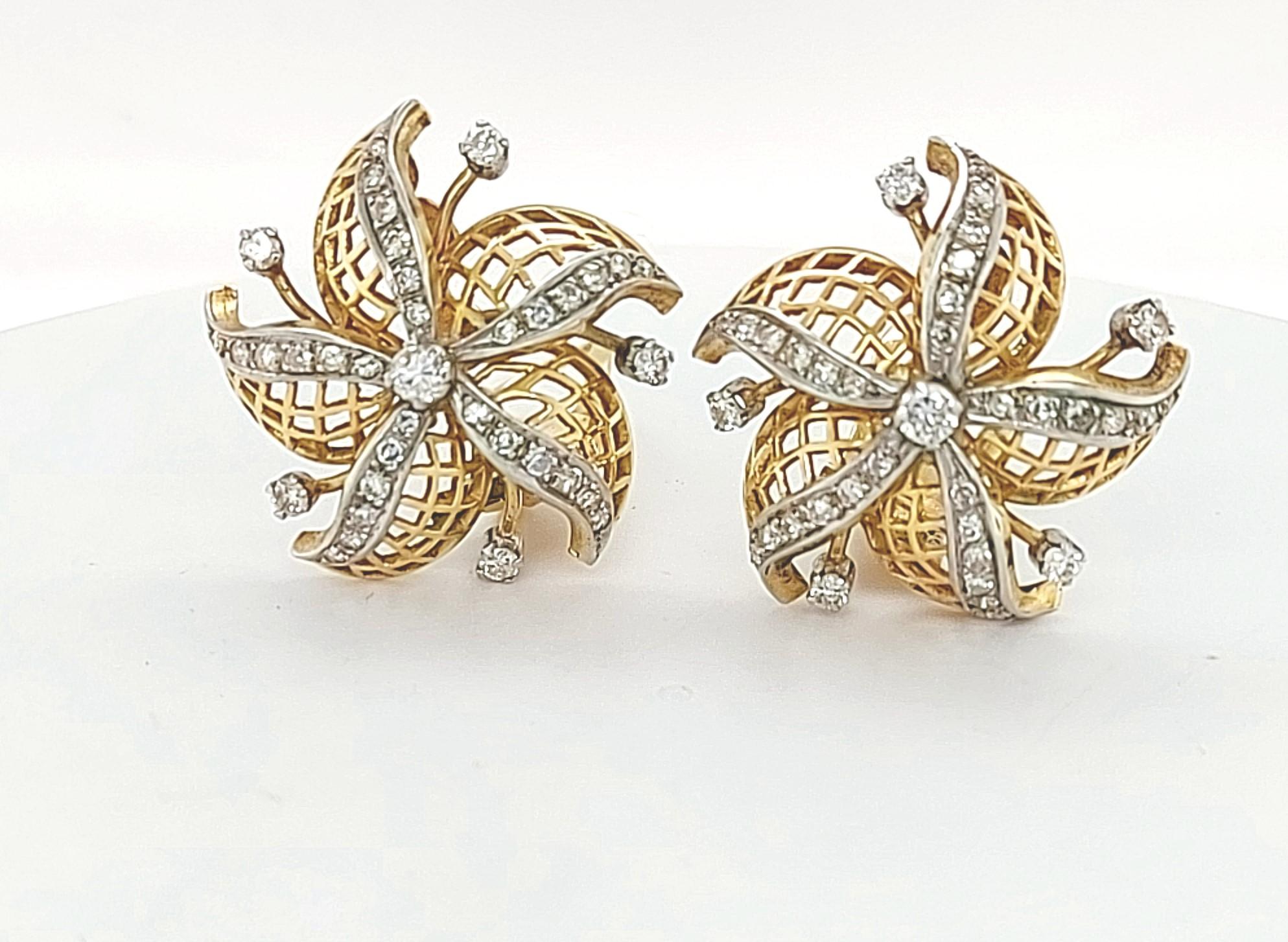 Broche / Boucles d'oreilles clips en or jaune 18 carats avec diamants en vente 12