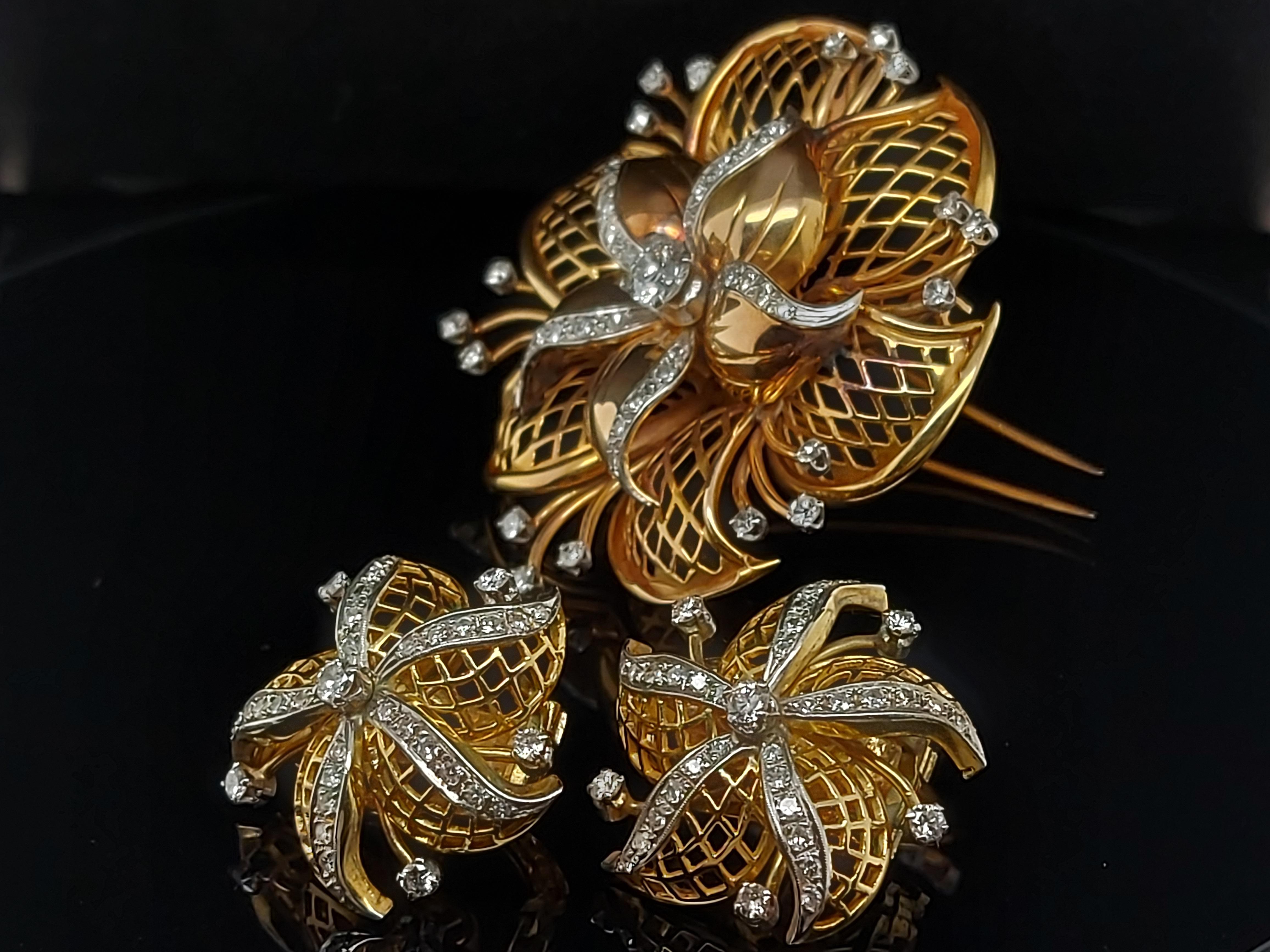 18 Karat Yellow Gold Set Brooch / Clip-On Earrings with Diamonds For Sale 3