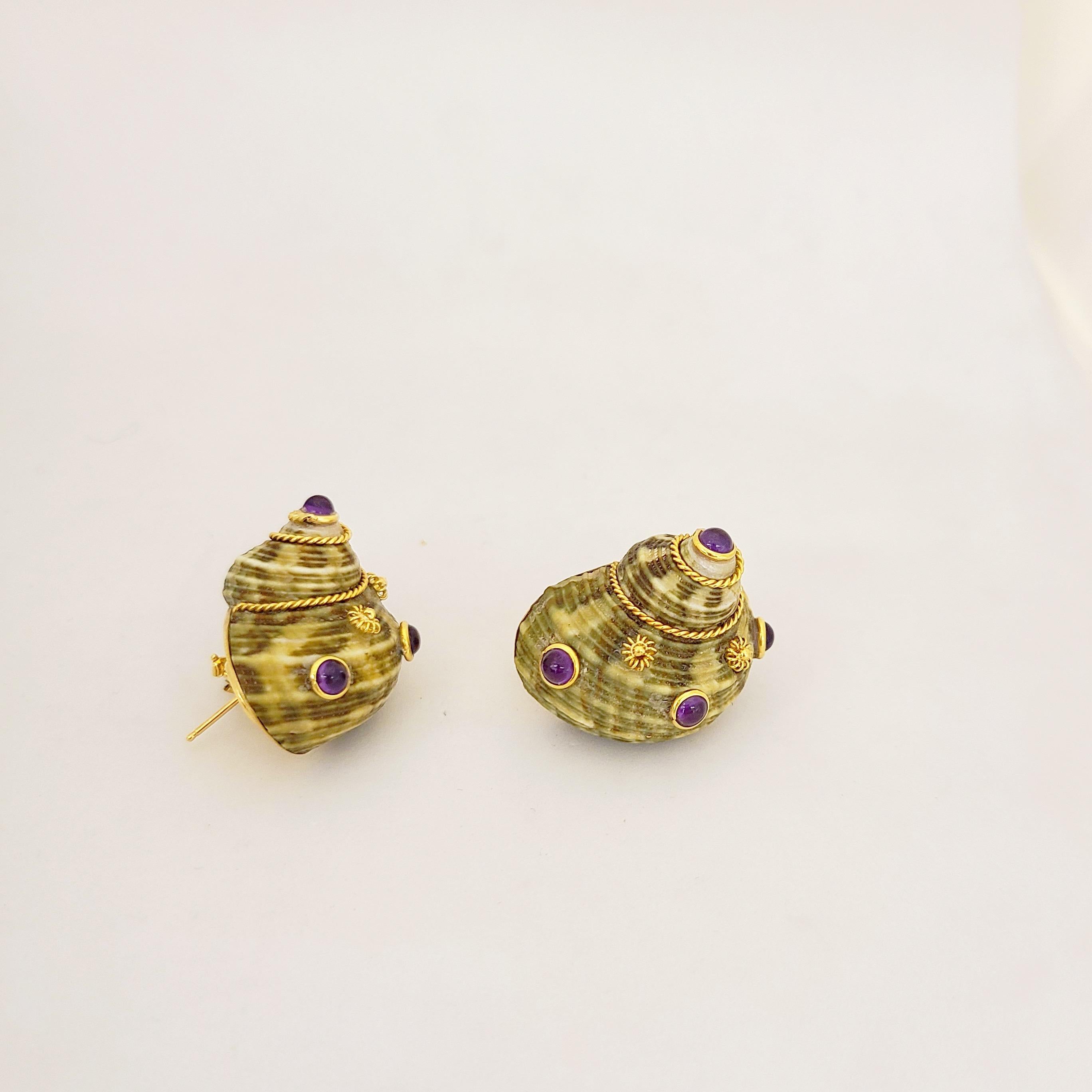Contemporary 18KT Yellow Gold Shell Earrings with Cabochon Amethyst For Sale