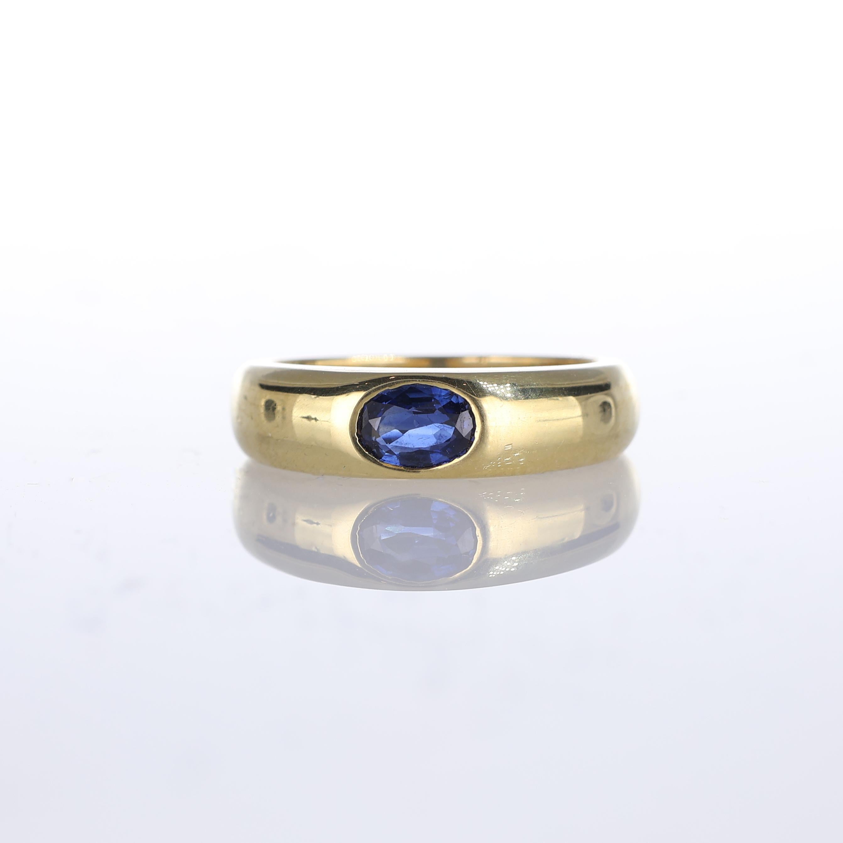 IMPORTANT NOTE:
✔ No additional costs will be added to this order.
✔ Shipping and customs duties are fully covered by us.
--------------------
A classic 18kt yellow gold solitaire ring, featuring a central oval-cut sapphire weighing 0.30 carats. The