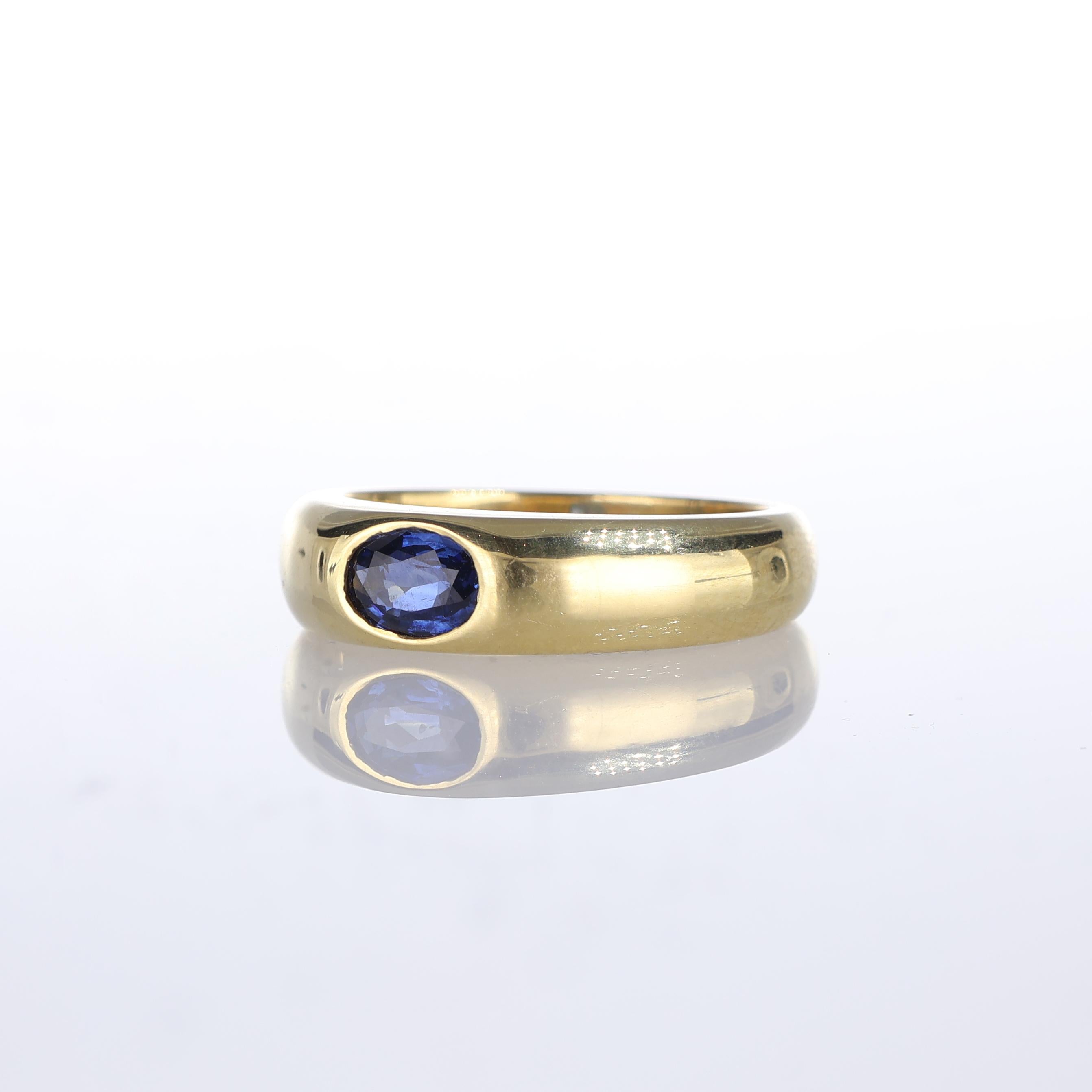 18kt Yellow Gold Solitaire Ring with Central Oval Sapphire In New Condition For Sale In Bergamo, BG