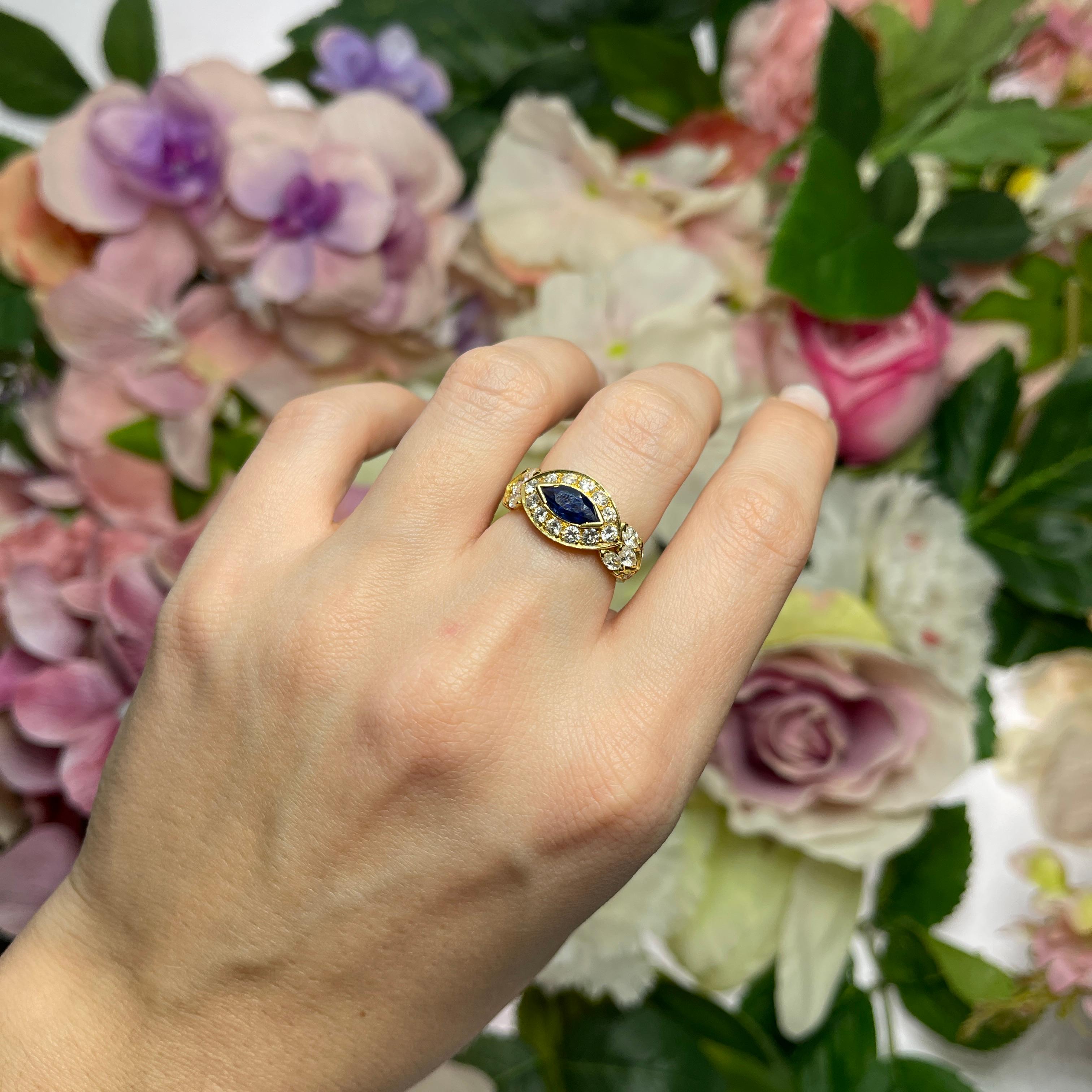 Anillo solitario de oro amarillo de 18 quilates con zafiro y diamantes en venta 2