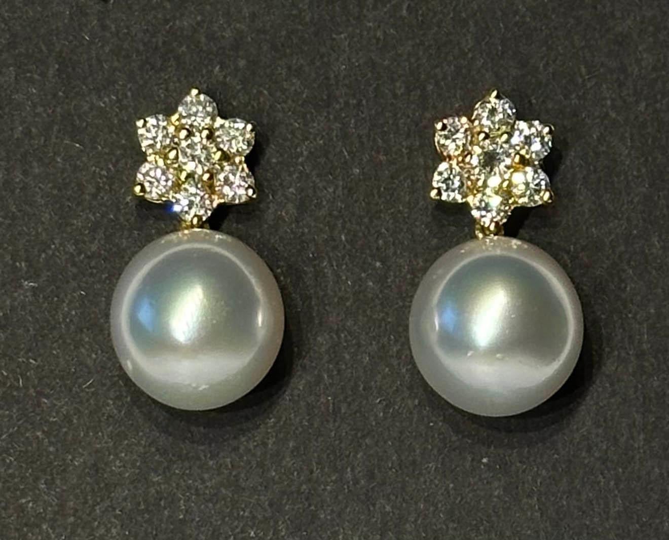 18kt Yellow Gold Stud Pearl & Diamond Earrings For Sale 1