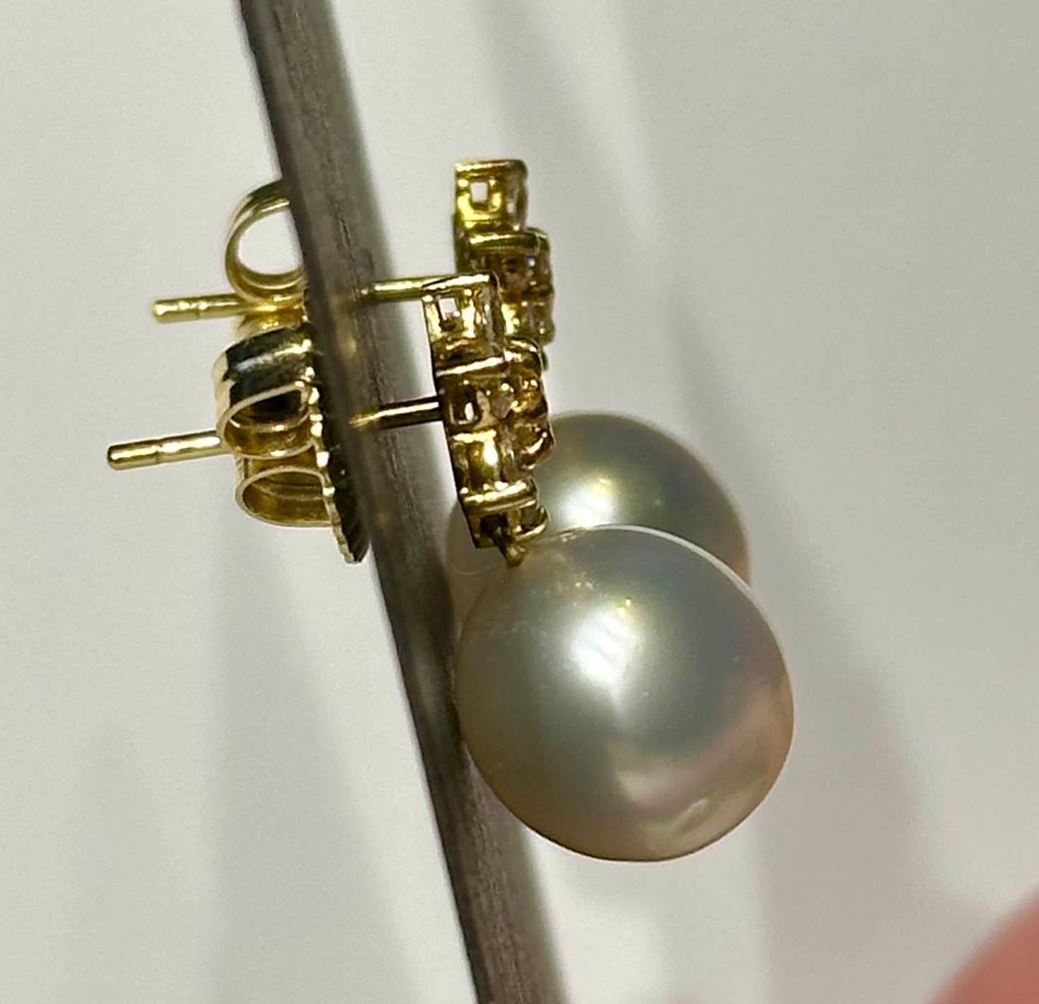 Boucles d'oreilles en or jaune 18kt avec perles et diamants en vente 2
