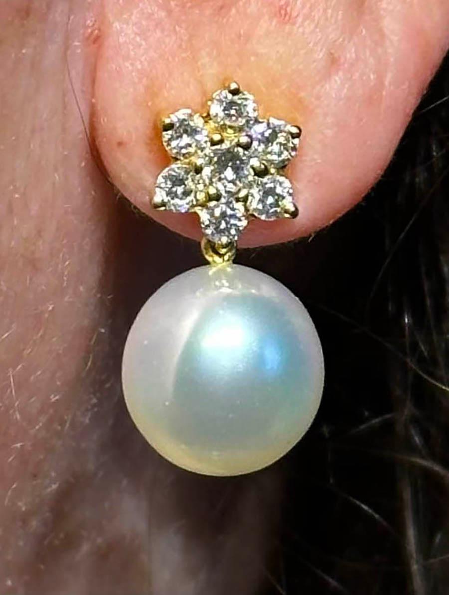 Boucles d'oreilles en or jaune 18kt avec perles et diamants en vente 3
