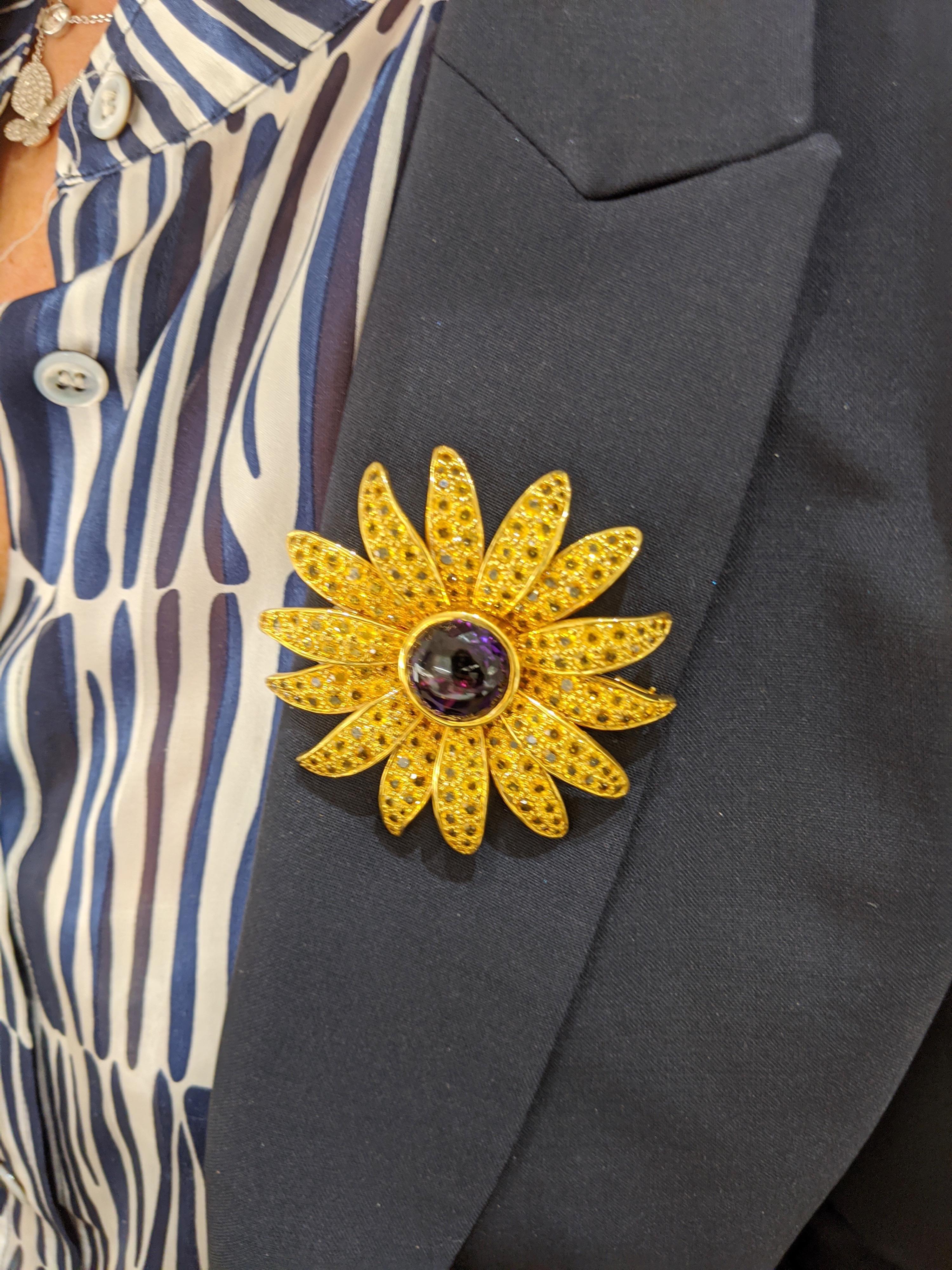 Women's or Men's 18kt Gold Sunflower Brooch, 20.24ct Yellow Sapphires and 15.58 Carat Amethyst
