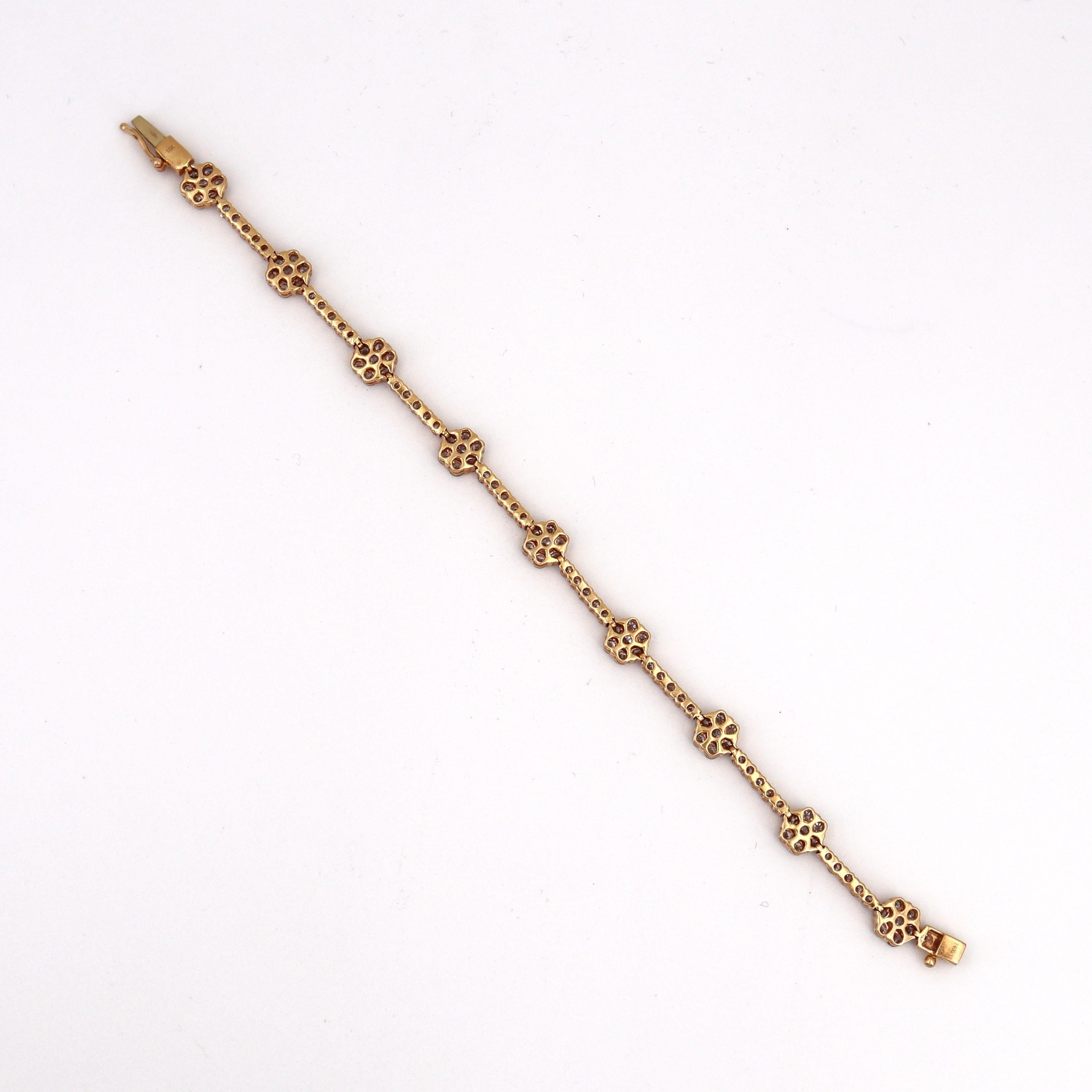 Pulsera de tenis de oro amarillo de 18 quilates con 6,00 quilates de diamantes y rubíes en venta 4