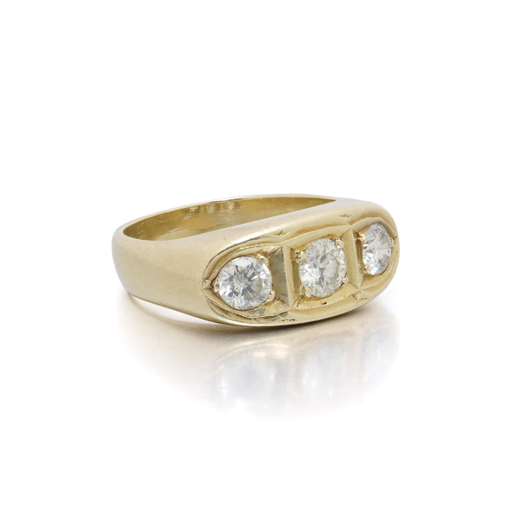Oro Amarillo 18kt Tres Piedras 1,50 ct. Anillo de diamantes Corte redondo en venta