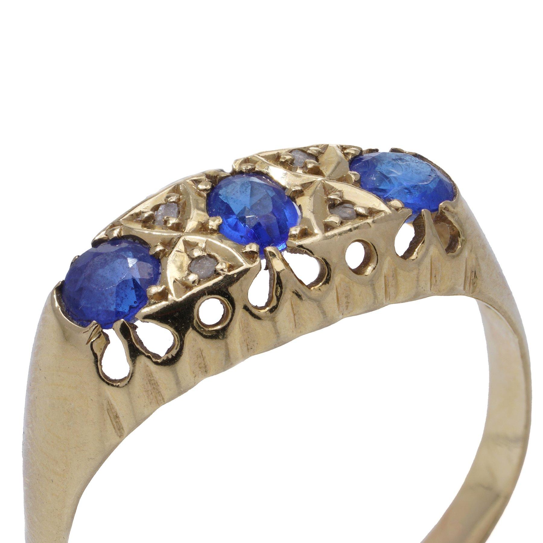 18kt yellow gold three - stone sapphire ring en Bastante bueno estado para la venta en Braintree, GB