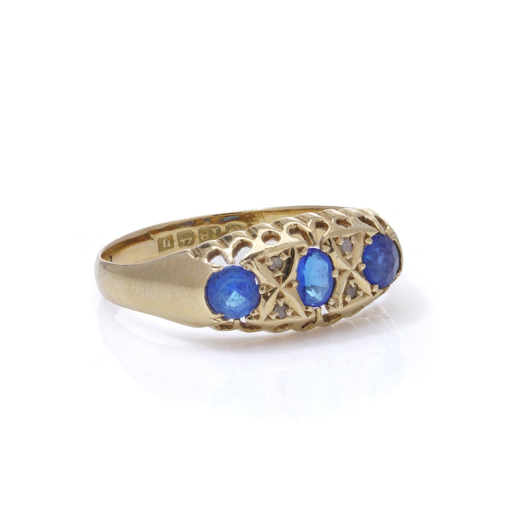 De las mujeres 18kt yellow gold three - stone sapphire ring en venta