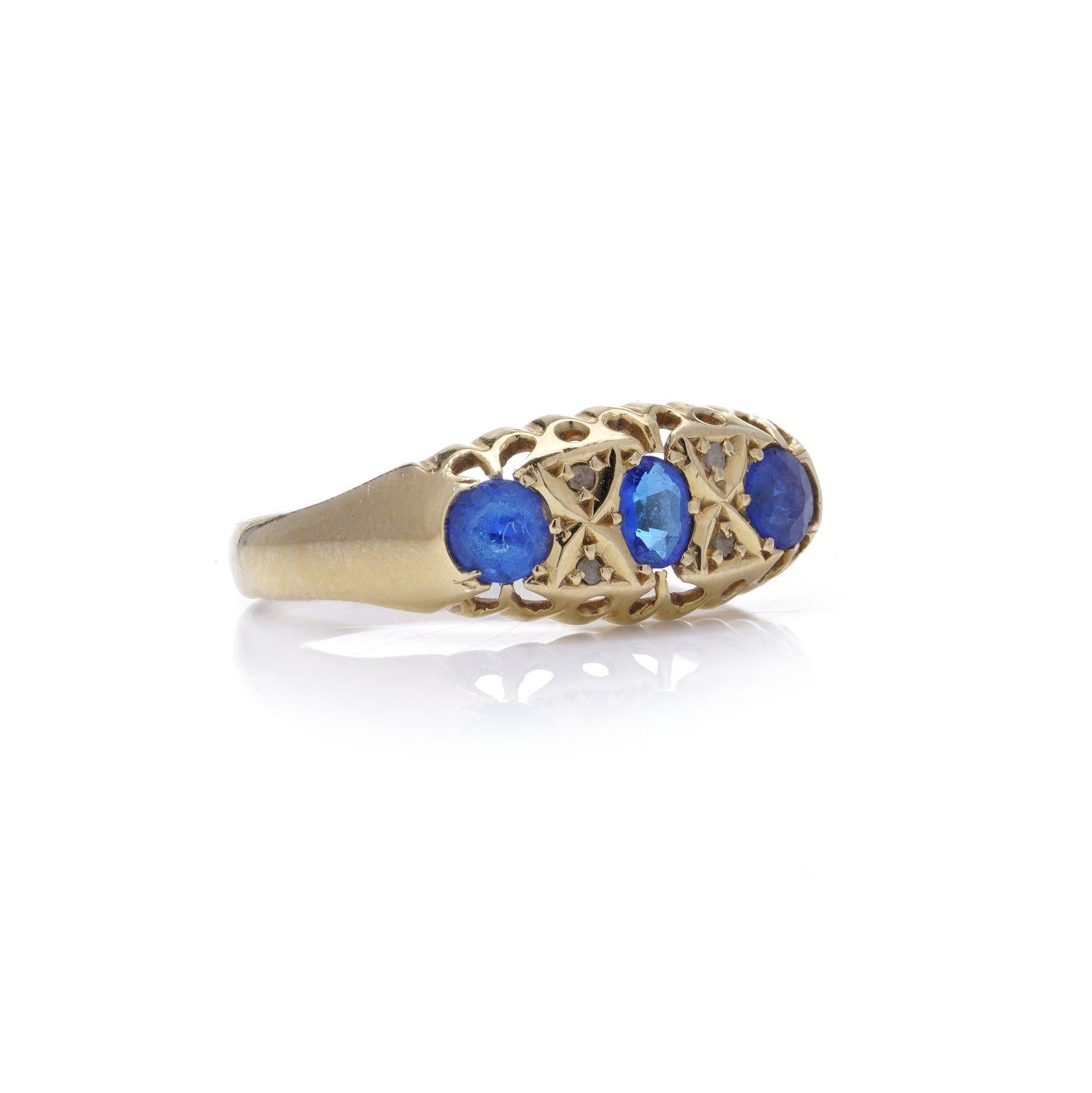 18kt yellow gold three - stone sapphire ring en venta 1