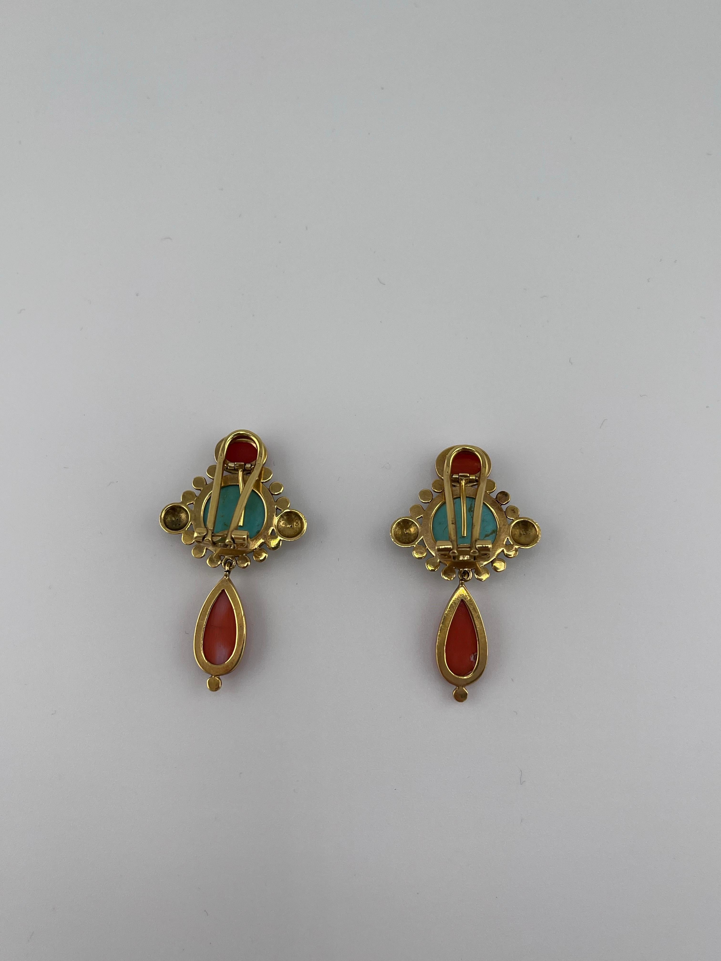 18kt Yellow gold Turquoise and Coral Earrings In Good Condition For Sale In Boca Raton, FL