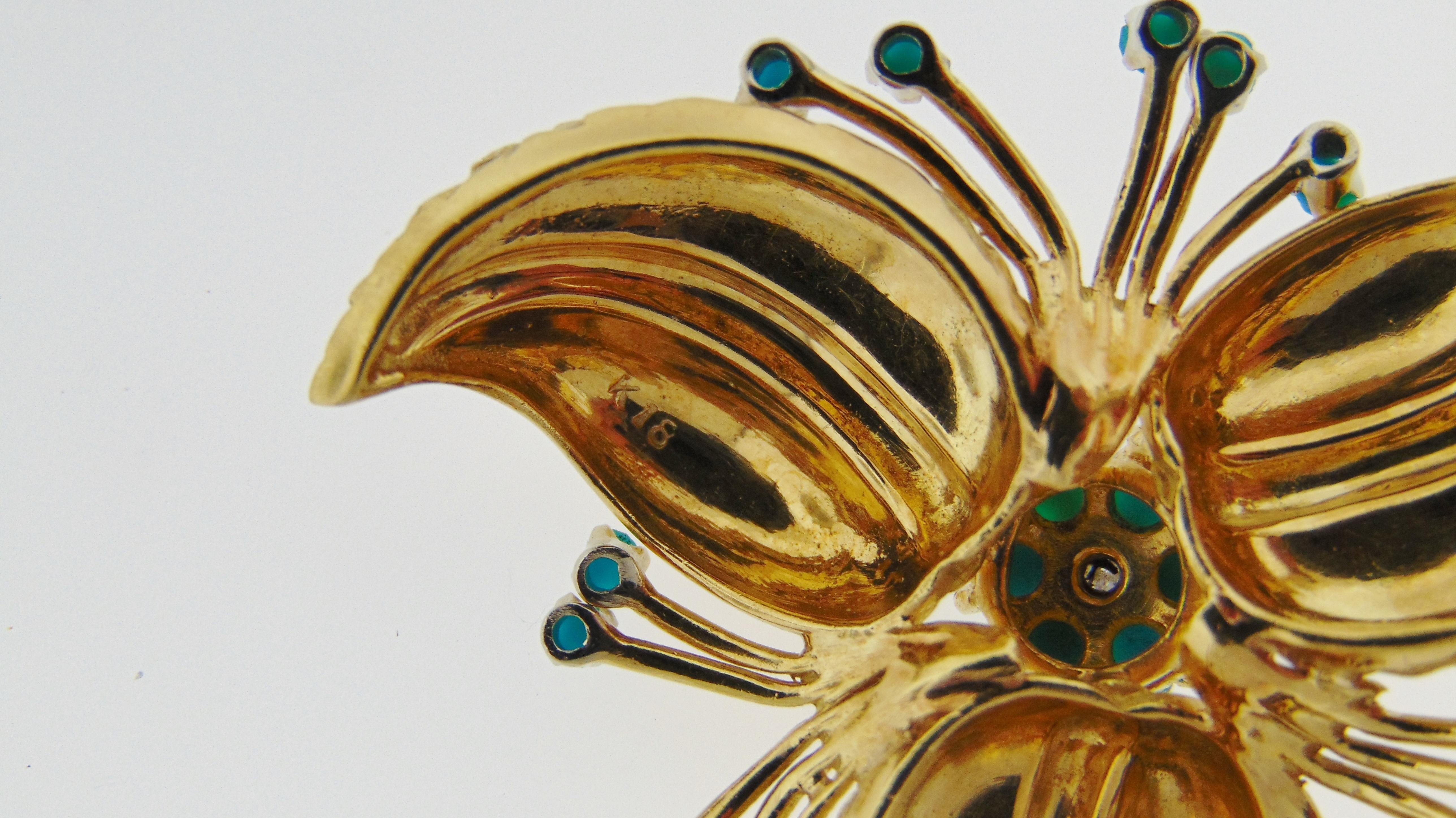 18 Karat Yellow Gold Turquoise and Diamond Brooch In Good Condition For Sale In Delray Beach, FL