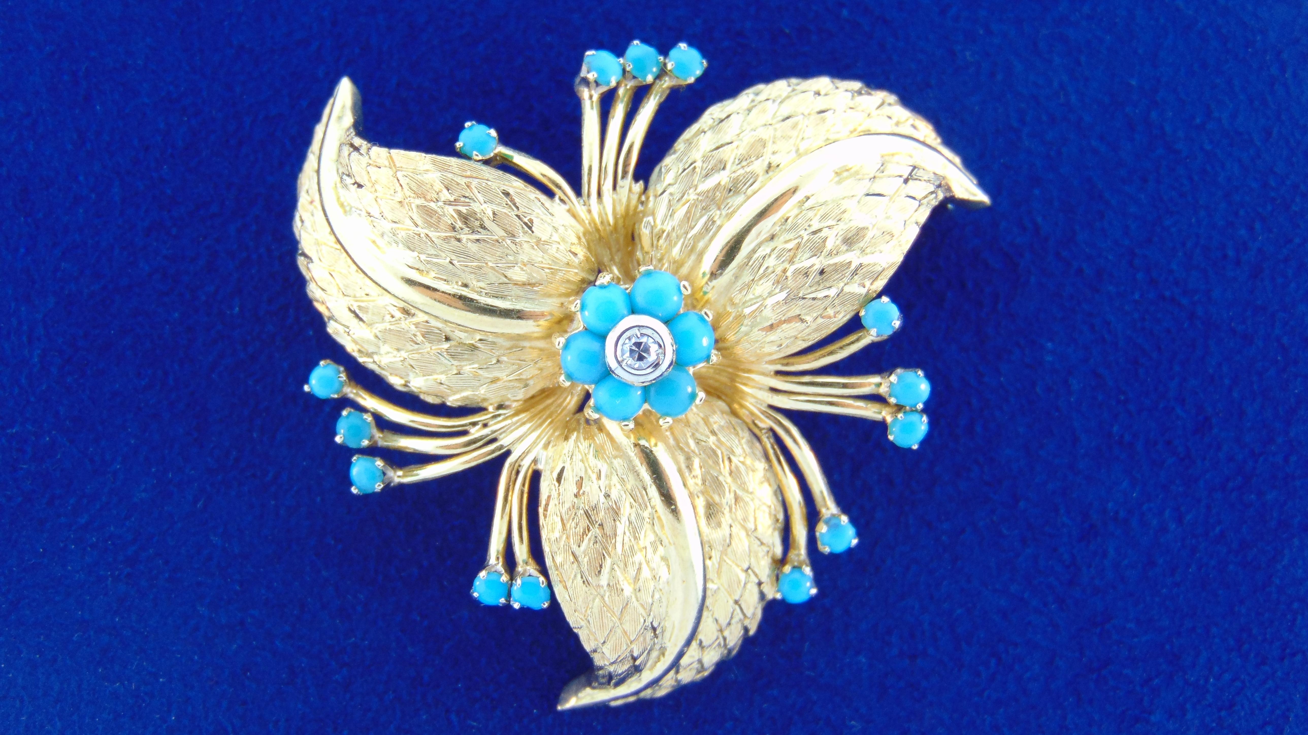 Women's or Men's 18 Karat Yellow Gold Turquoise and Diamond Brooch For Sale