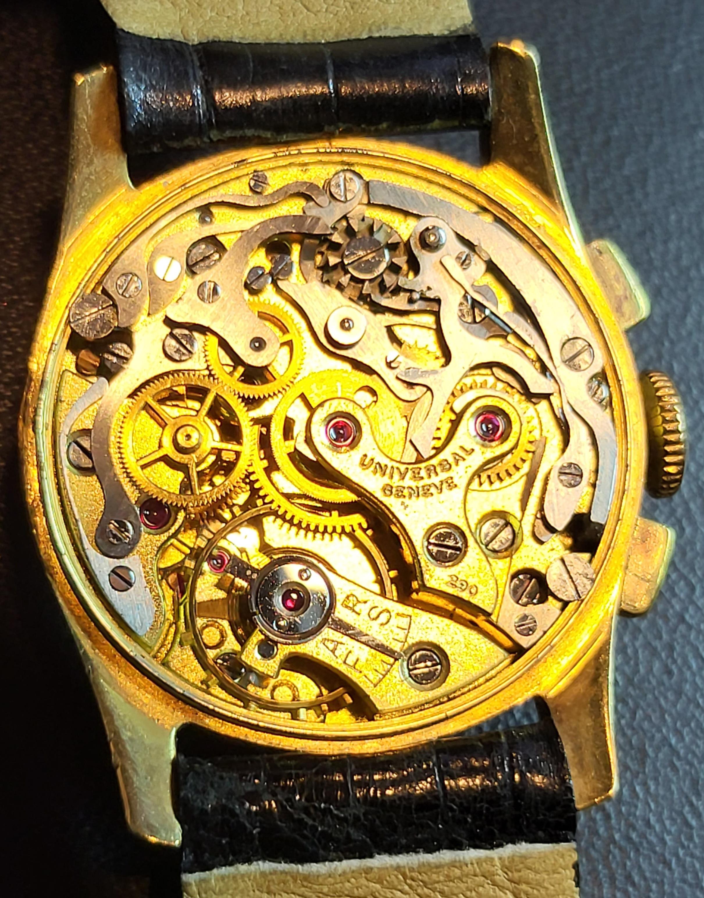 Montre chronographe Universal Geneve en or jaune 18 carats, extrêmement rare en vente 10