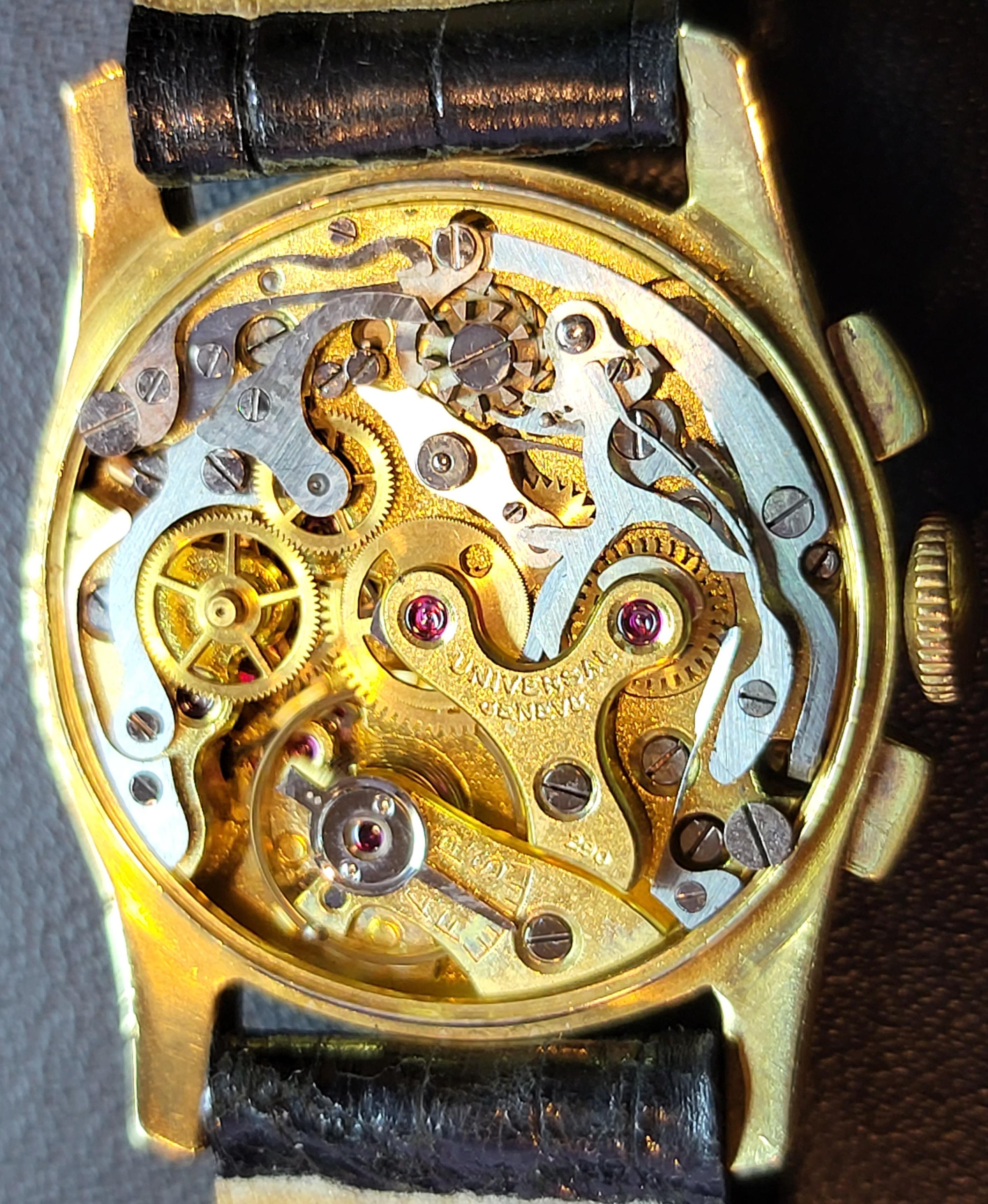 Montre chronographe Universal Geneve en or jaune 18 carats, extrêmement rare en vente 11