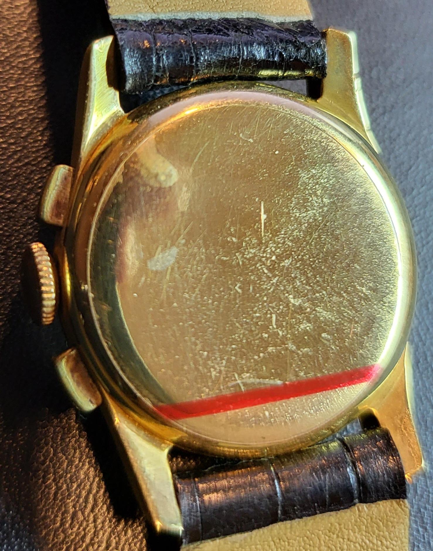 Montre chronographe Universal Geneve en or jaune 18 carats, extrêmement rare en vente 12