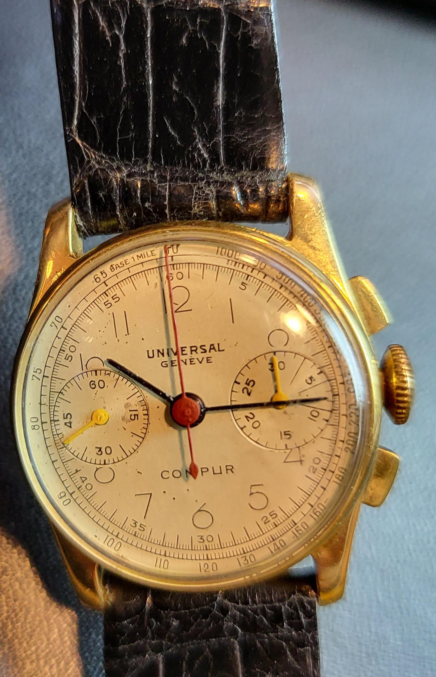 Montre chronographe Universal Geneve en or jaune 18 carats, extrêmement rare en vente 13