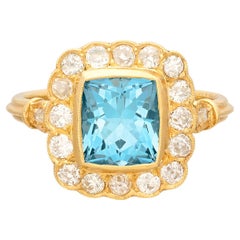 18kt Yellow Gold Vibrant Aquamarine & Diamond Ring