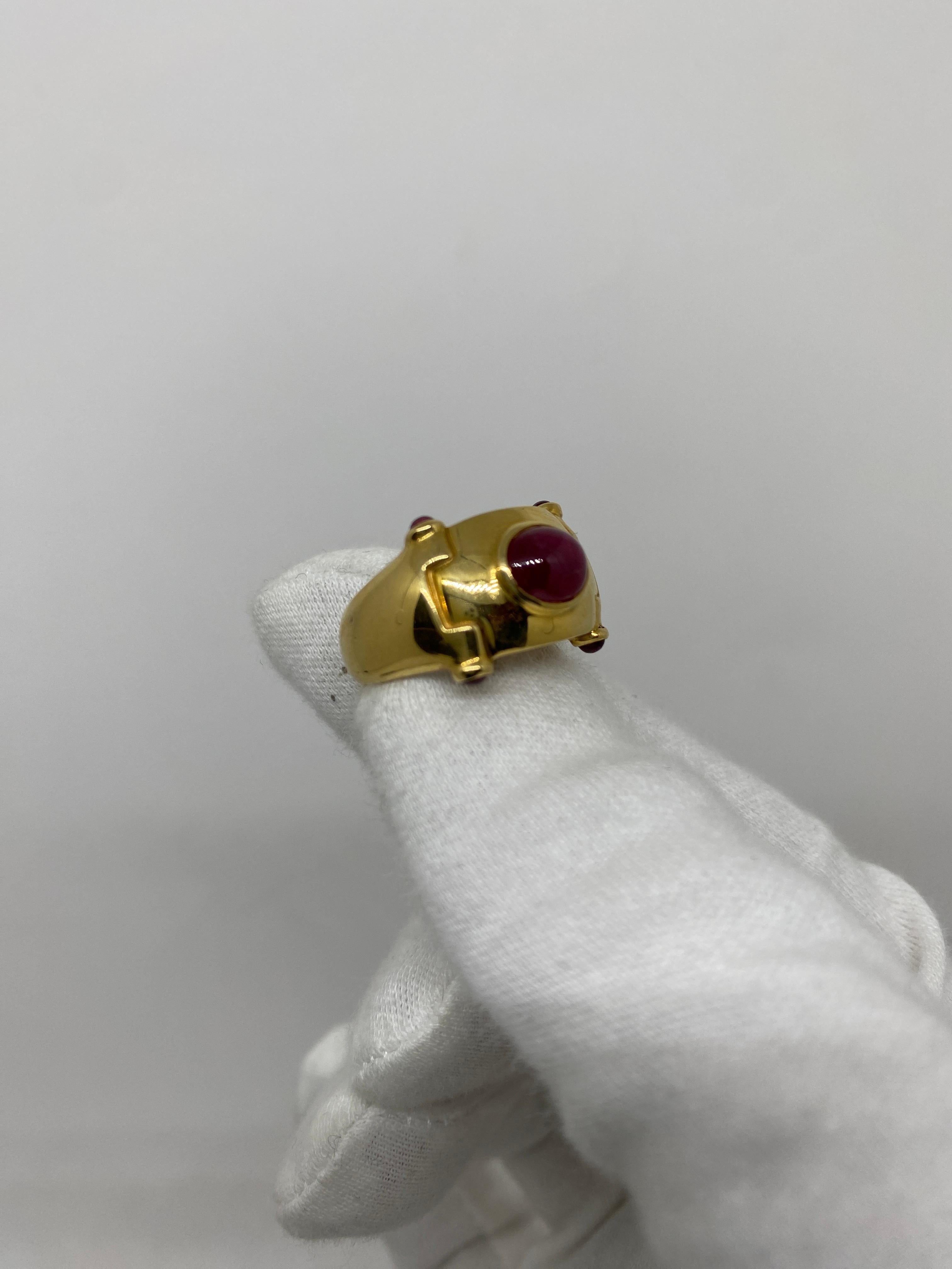 18 Karat Yellow Gold Vintage Band Ring Cabochon, Cut Red Ruby In Excellent Condition For Sale In Bergamo, BG