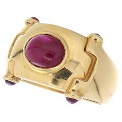 Bague à anneau vintage en or jaune 18 carats avec cabochon en rubis rouge taillé