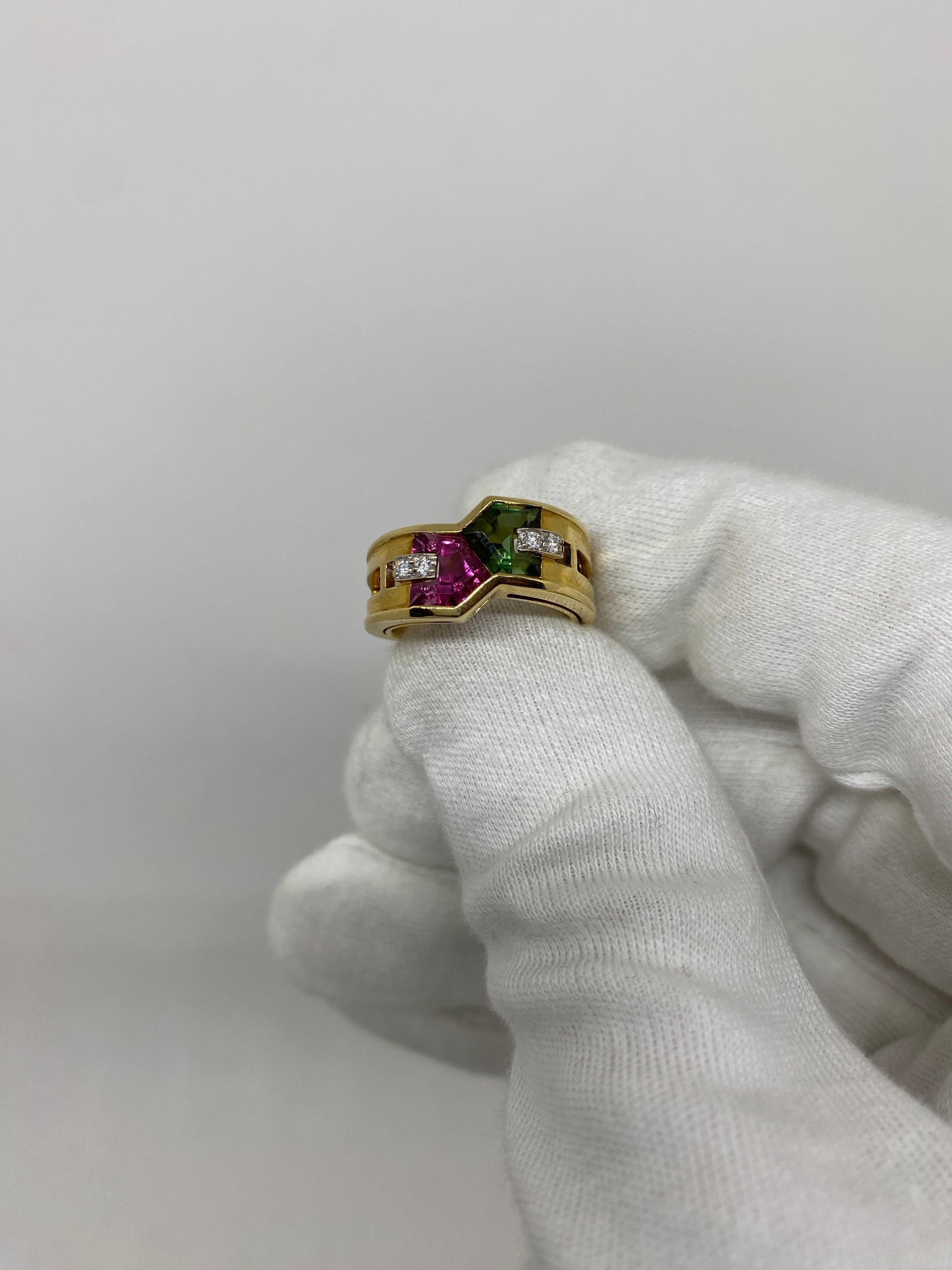 Bezel ring made of 18kt yellow gold with natural brilliant-cut white diamonds and natural tourmalines

Welcome to our jewelry collection, where every piece tells a story of timeless elegance and unparalleled craftsmanship. As a family-run business