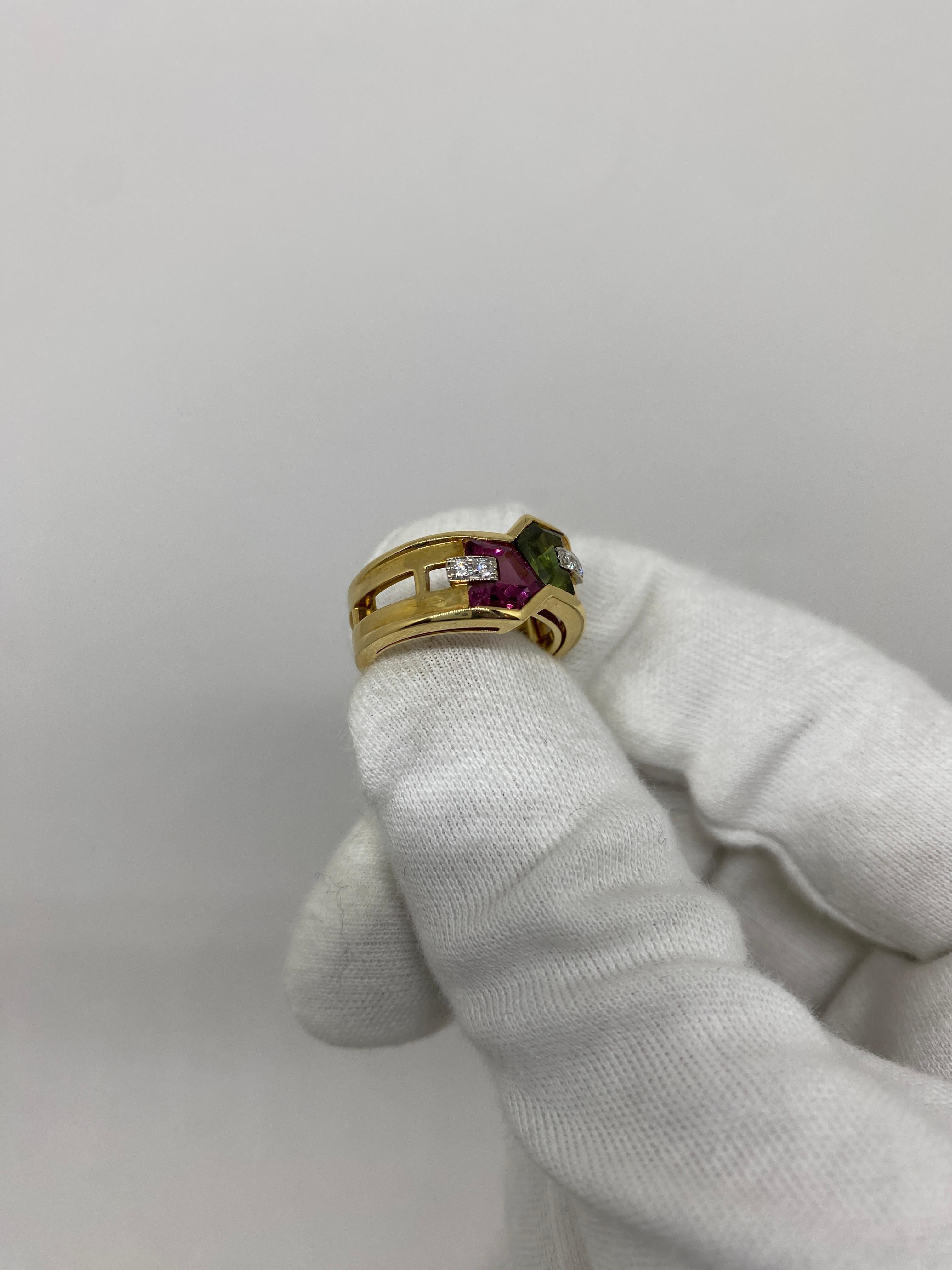 18 Karat Yellow Gold Vintage Diamonds & Red and Green Tourmalines In Excellent Condition For Sale In Bergamo, BG