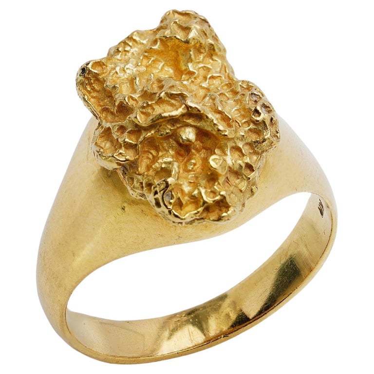 18kt. Yellow Gold Vintage Gold Nugget Shaped Textured Ring For Sale at