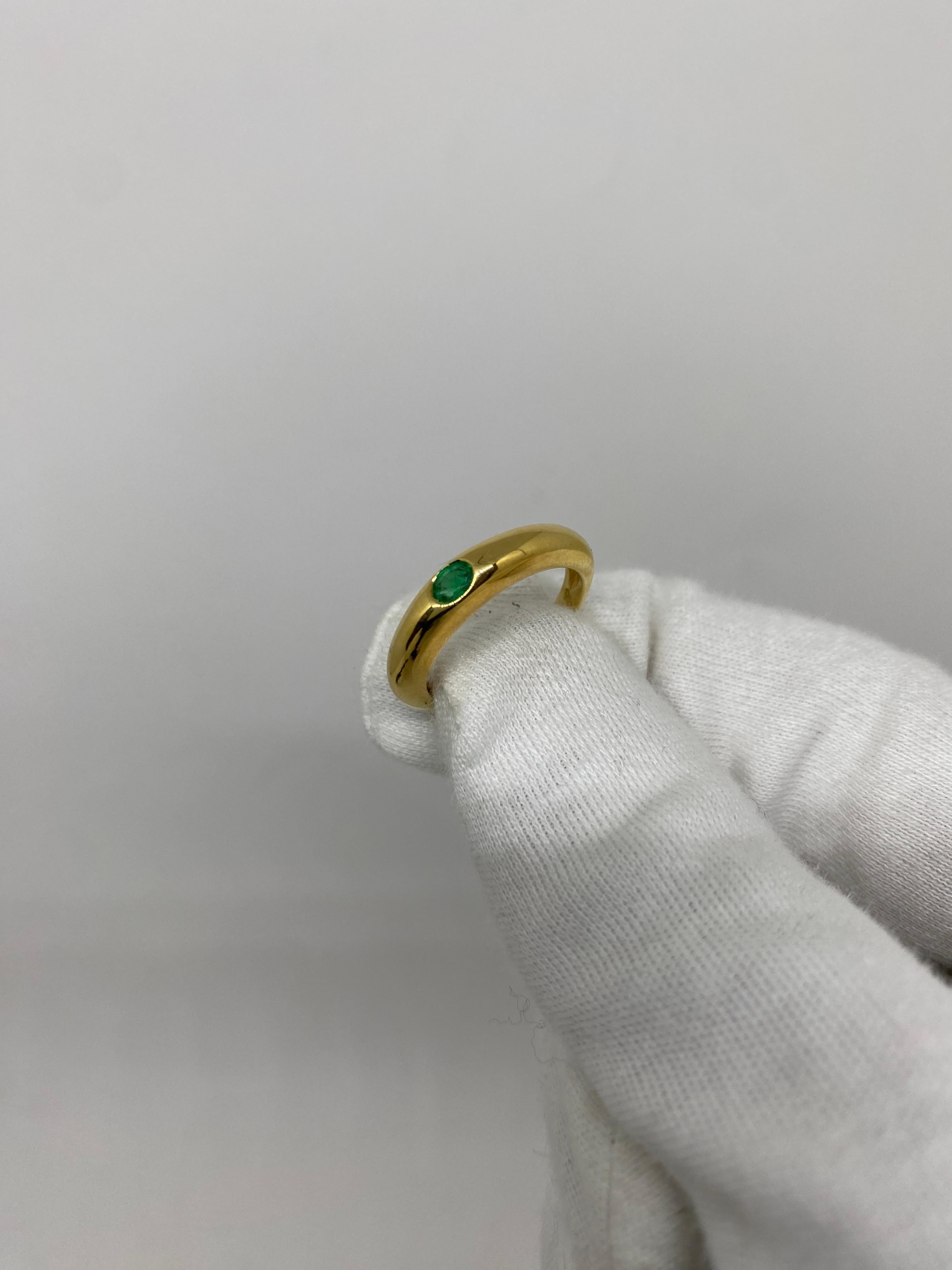 18 Karat Yellow Gold Vintage Ring 0.23 Oval, Cut Emerald In Excellent Condition In Bergamo, BG
