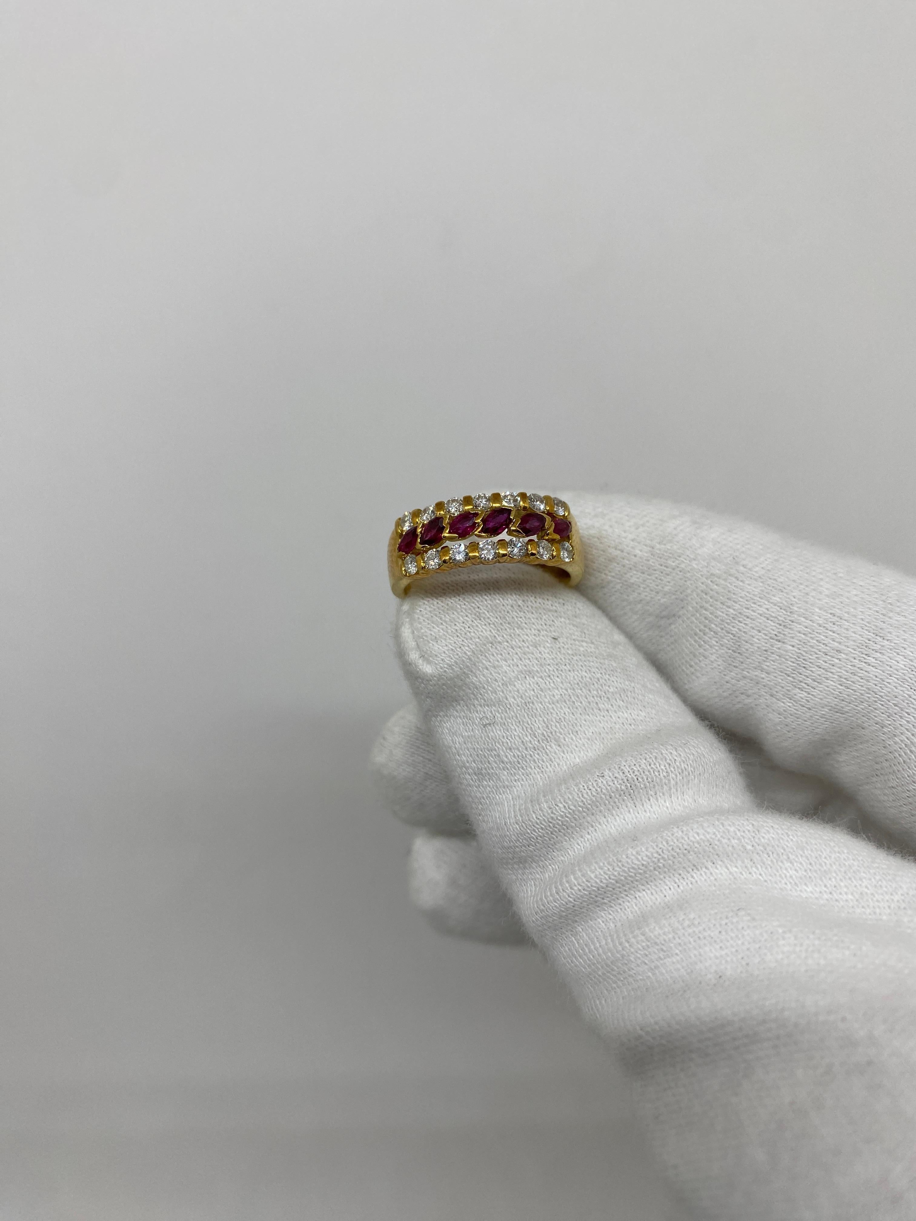 18 Karat Gelbgold Vintage-Ring mit 0,50 Navette-Rubinen und 0,45 Karat weißen Diamanten  im Angebot 1
