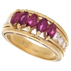 18 Karat Gelbgold Vintage-Ring mit 0,50 Navette-Rubinen und 0,45 Karat weißen Diamanten