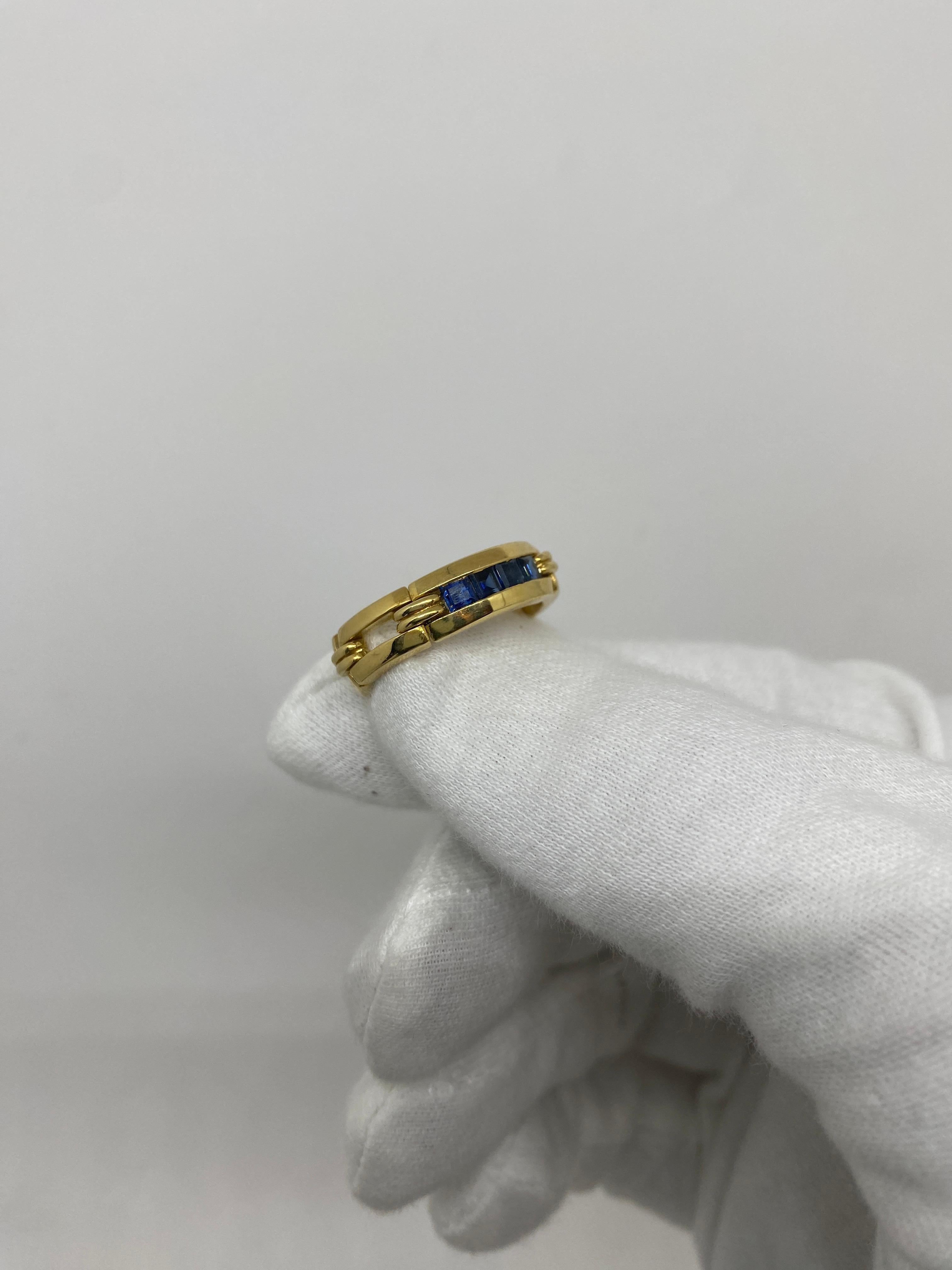 18 Karat Yellow Gold Vintage Ring 0.70 Blue Sapphires, Resizable In Excellent Condition For Sale In Bergamo, BG