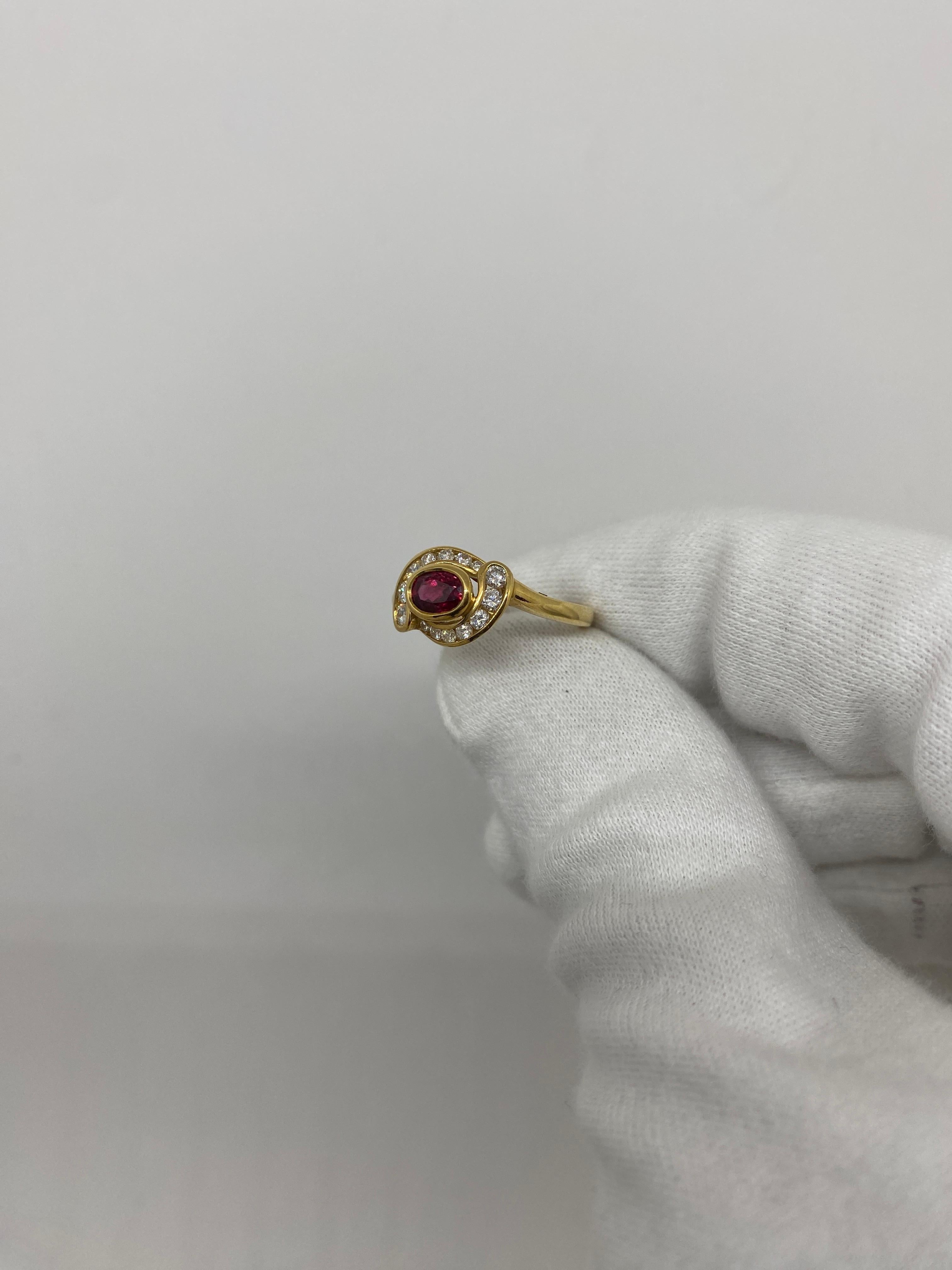 Brilliant Cut 18kt Yellow Gold Vintage Ring 0.73 Ct Ruby & 0.41 Ct White Diamonds For Sale
