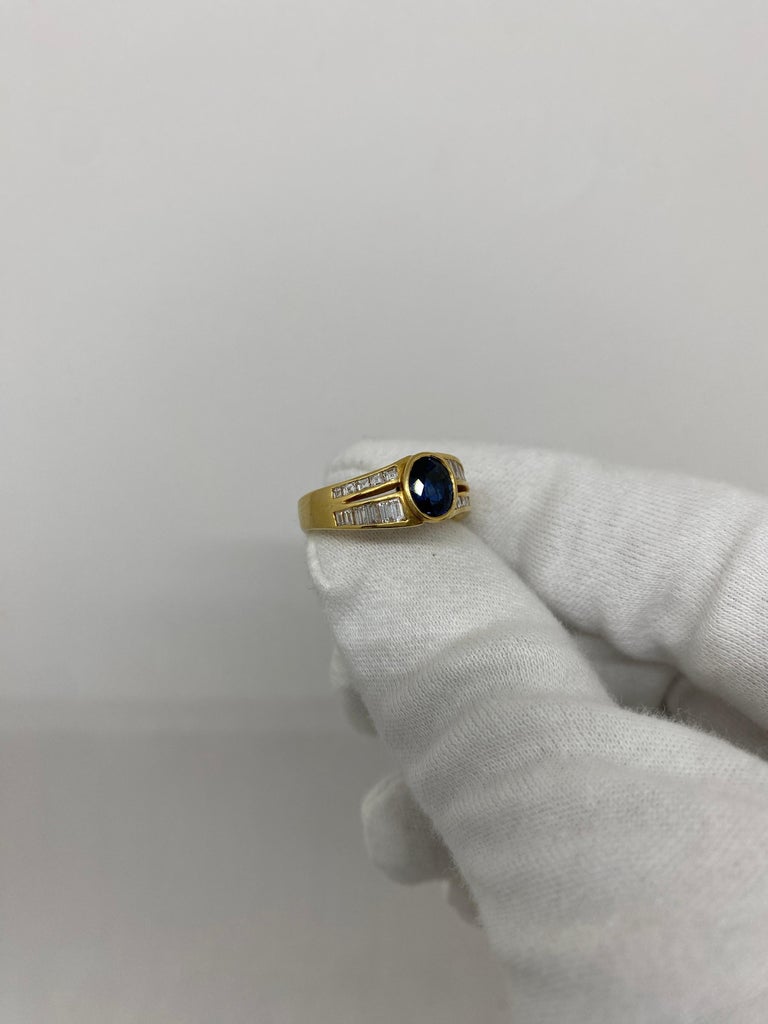 Bague Or Jaune Et Blanc 18 Carats Avec Saphir Bleu Et Diamants - Taille 51 - Vintage Années 50