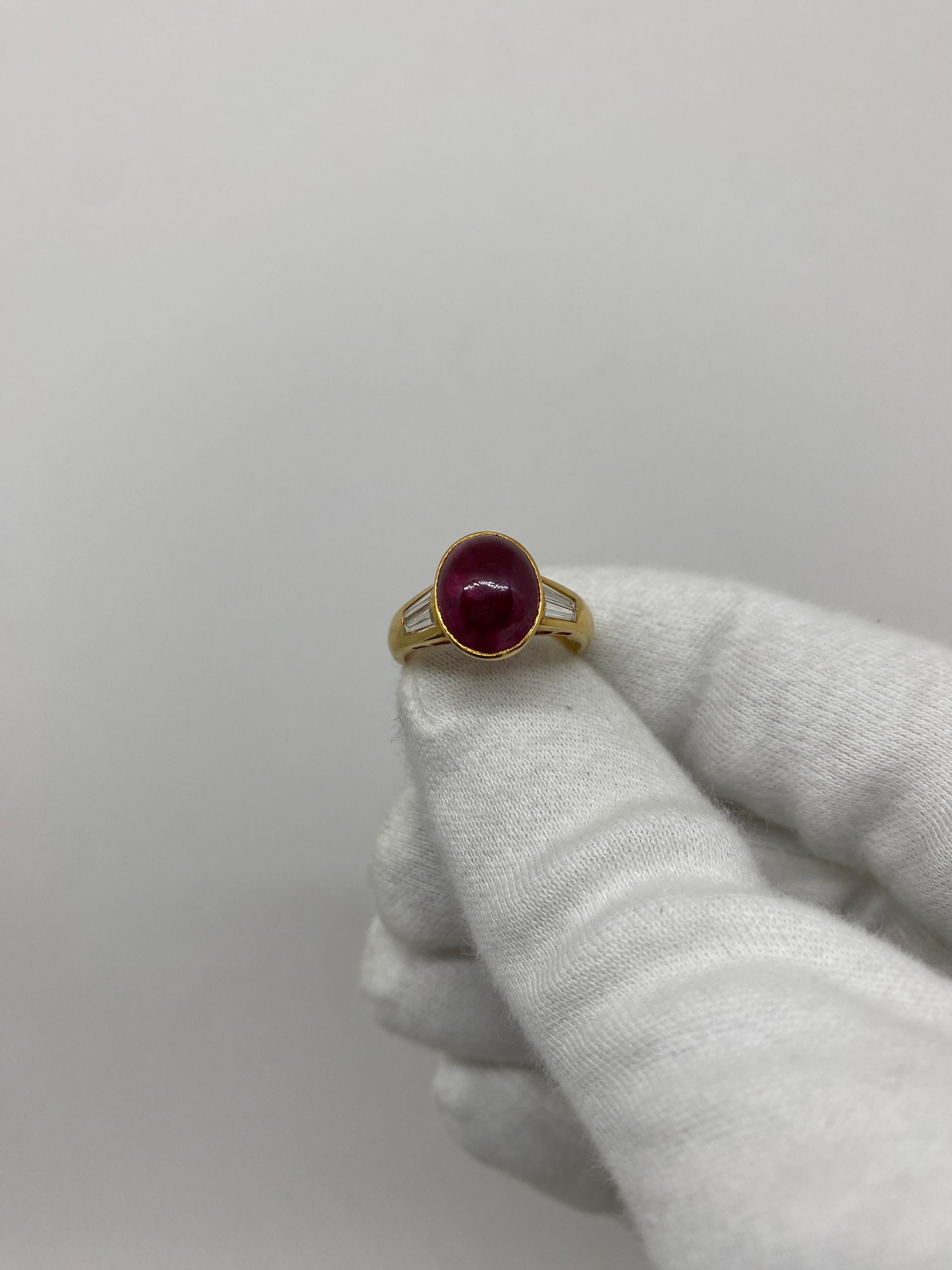 Ring made of 18kt yellow gold with natural oval-cut ruby for ct.4.63 and natural white baguette-cut diamonds for ct.0.42

Welcome to our jewelry collection, where every piece tells a story of timeless elegance and unparalleled craftsmanship. As a
