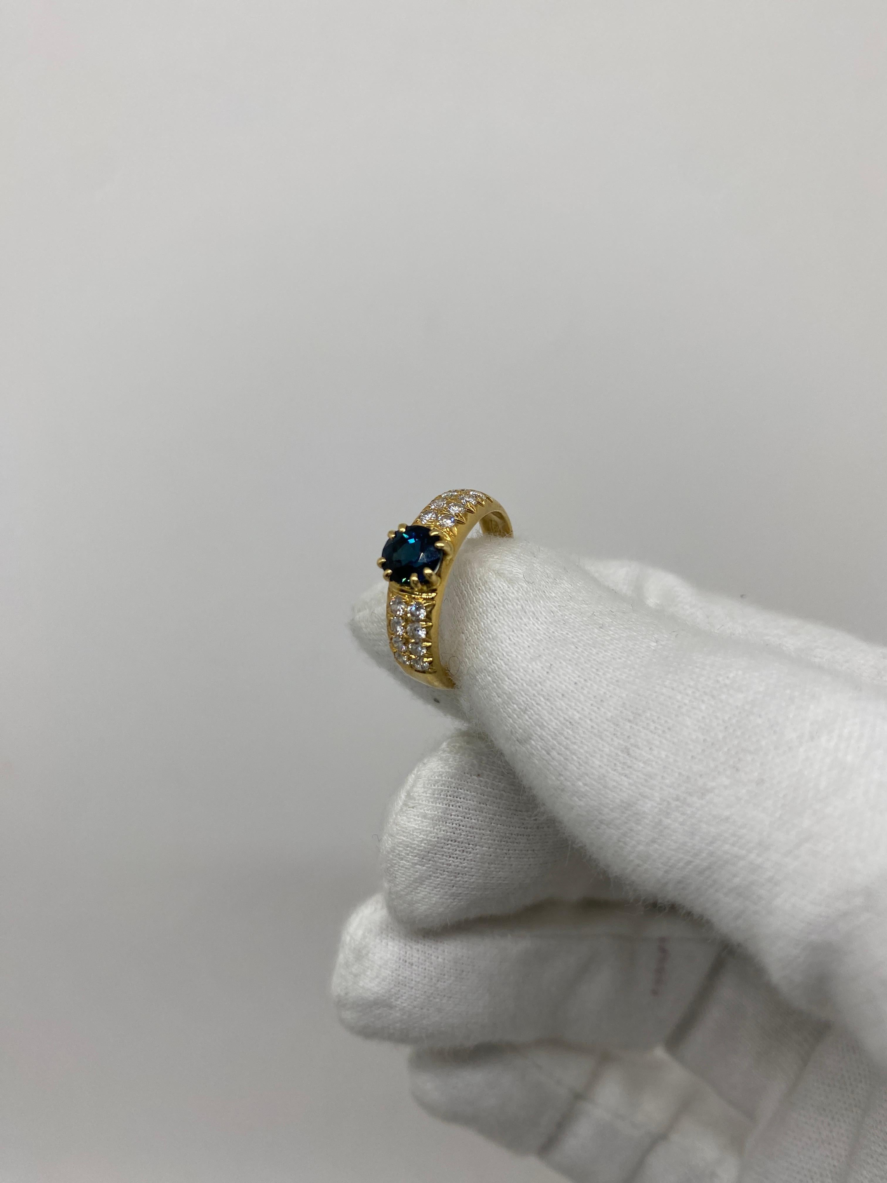 18 Karat Yellow Gold Vintage Ring Blue Sapphires & White Diamonds For Sale 1