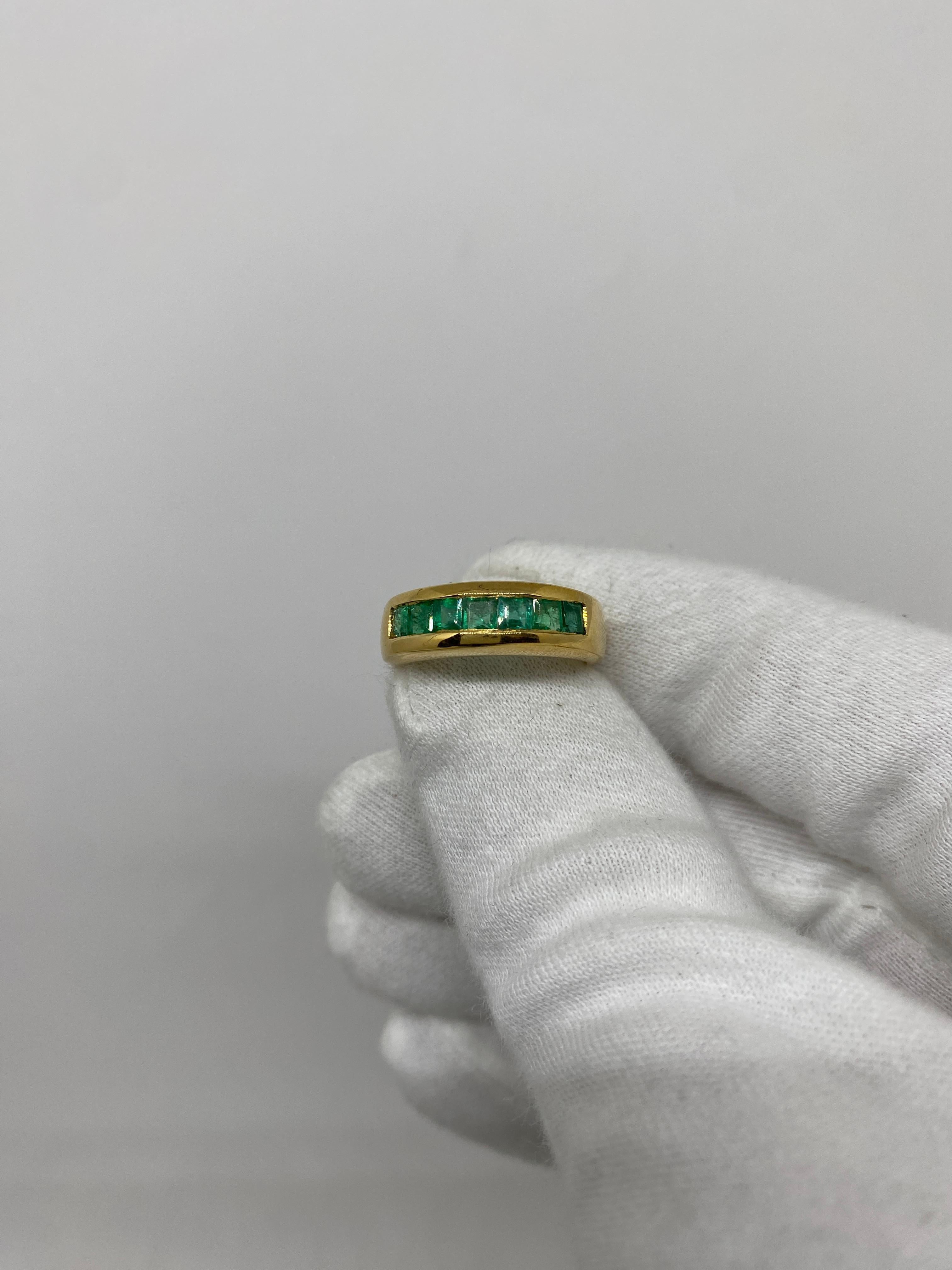 18 Karat Yellow Gold Vintage Ring Carrè, Cut Emerald For Sale 1