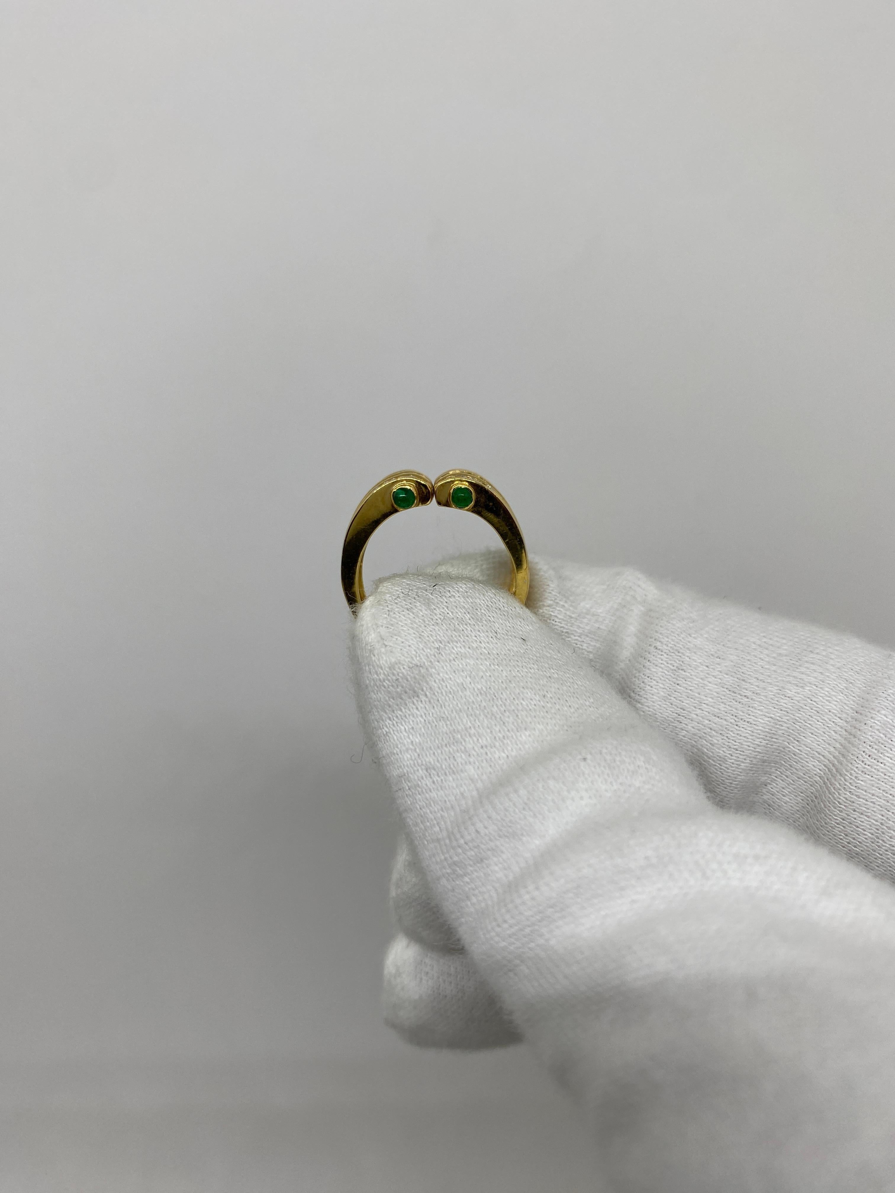 18kt Yellow Gold Vintage Ring White Diamonds & Green Emeralds In Excellent Condition For Sale In Bergamo, BG