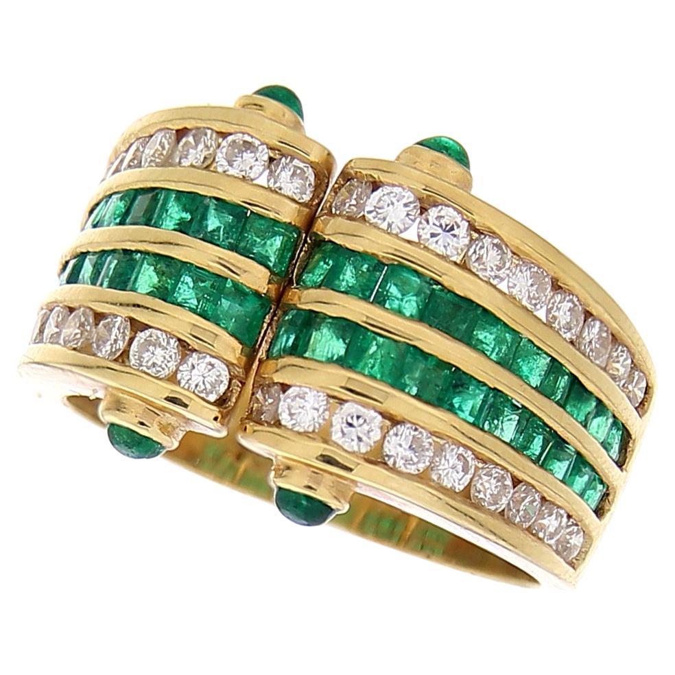 18kt Yellow Gold Vintage Ring White Diamonds & Green Emeralds For Sale