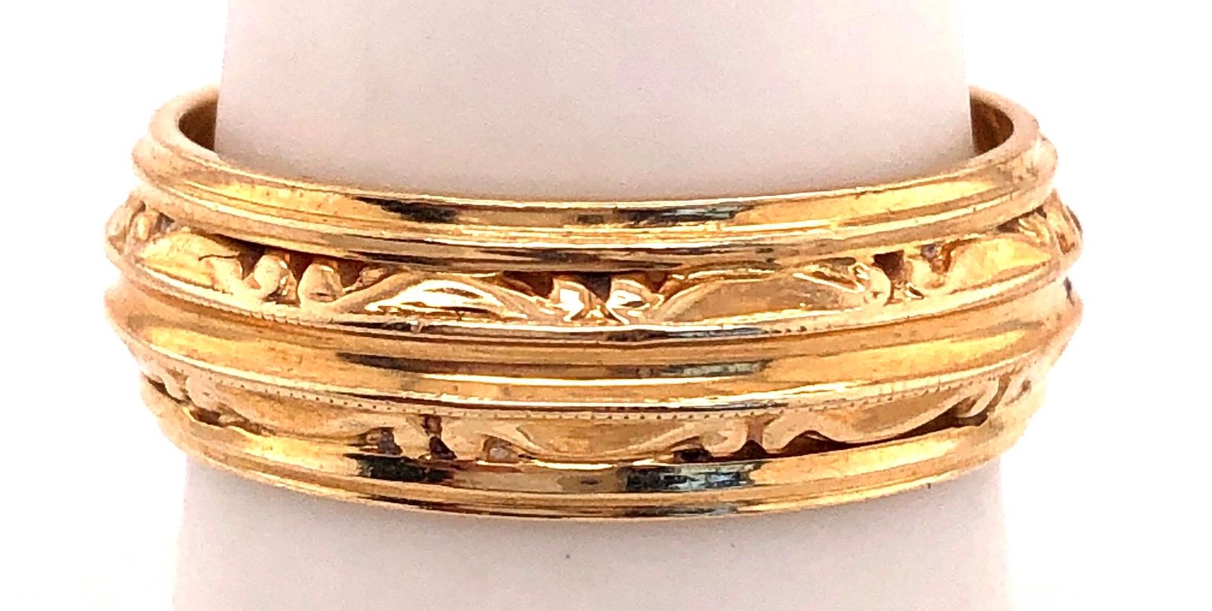 18 Karat Yellow Gold Wedding Ring / Band In New Condition For Sale In Stamford, CT