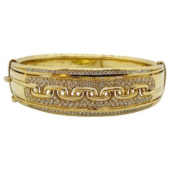 18KT Yellow Gold Wide Cuff Bracelet with 3.32Ct, Diamonds & Gold Links Pattern