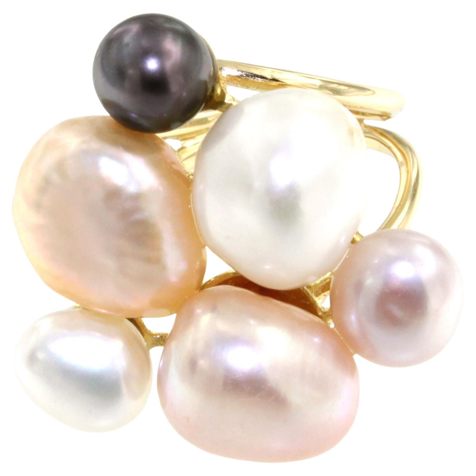18kt Yellow Gold wiht Pearls Cocktail  Fashion Modern Classic Amazing Ring