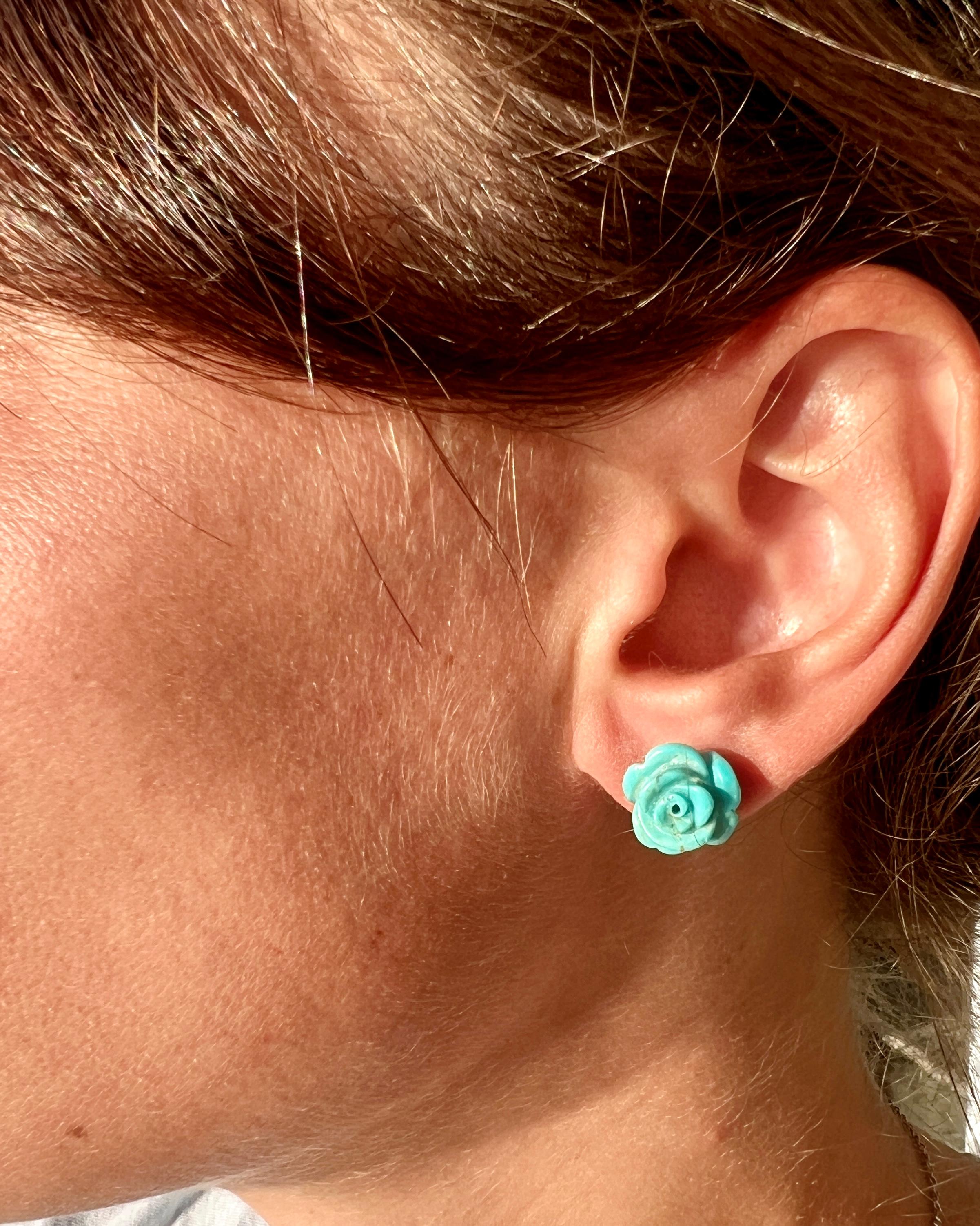 18kt Yellow Gold wiht Turquoise Fashion Modern Classic Amazing Earrings For Sale 2