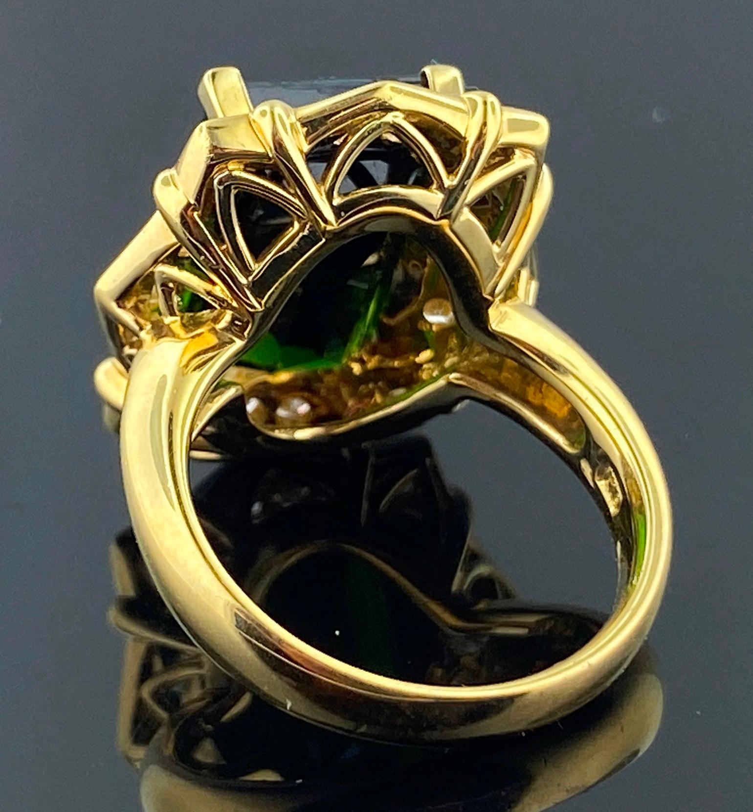 18 Karat Yellow Gold with a 7.50 Carat Green Tourmaline Center and Diamond Ring In Excellent Condition In Palm Desert, CA