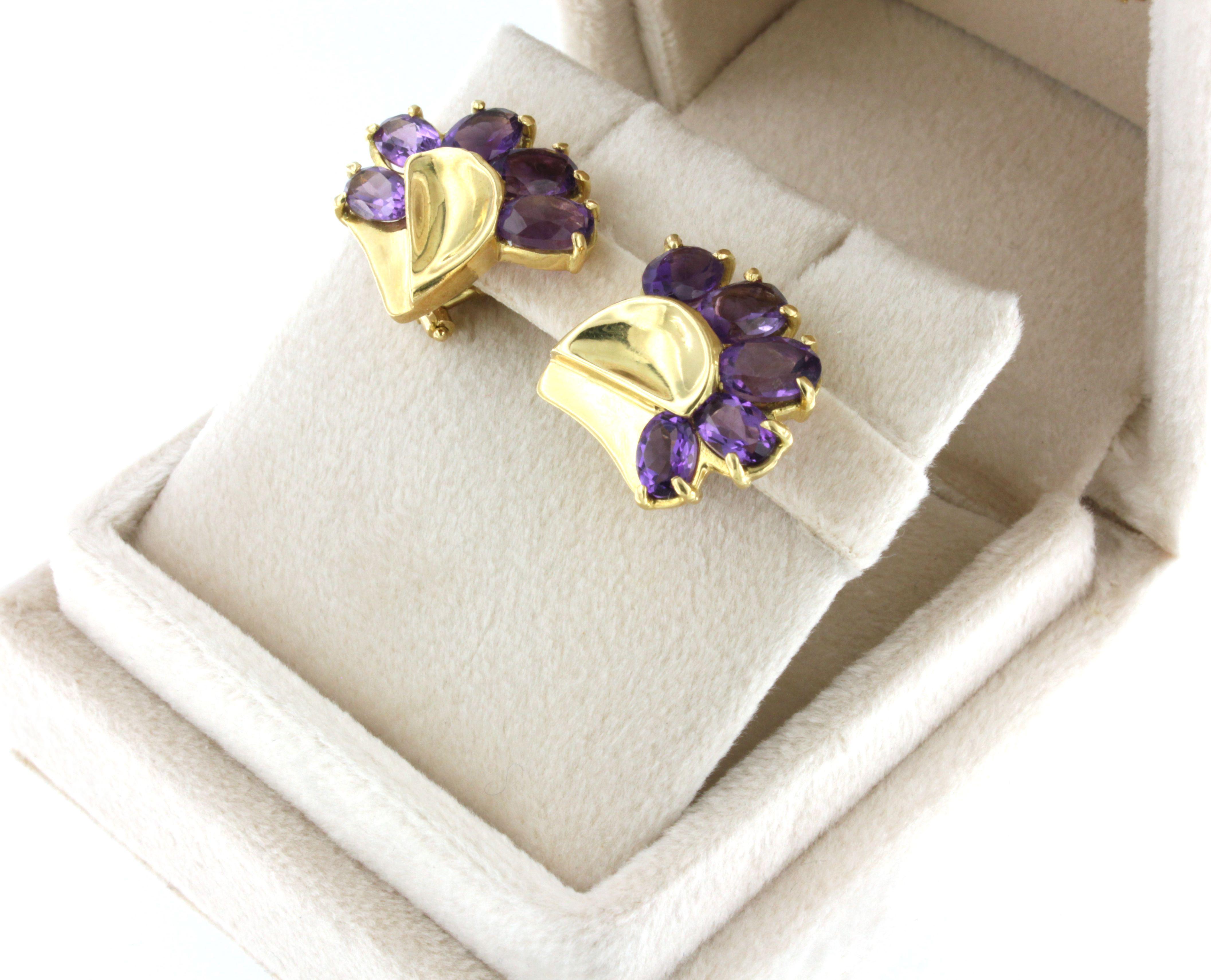 18kt Yellow Gold with Purple Amethyst Modern and Fashion Earrings In New Condition For Sale In GALLARATE, IT